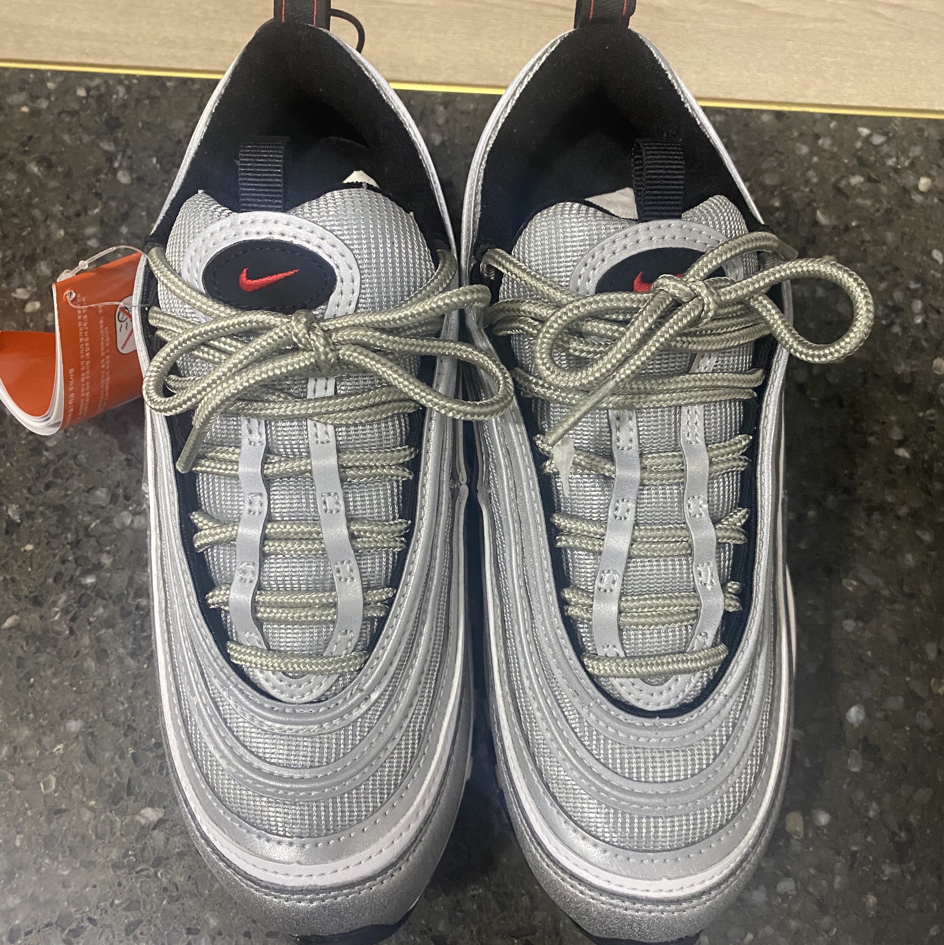 (W) Nike Air Max 97 OG Silver Bullet 2022 착용 스타일 - 2
