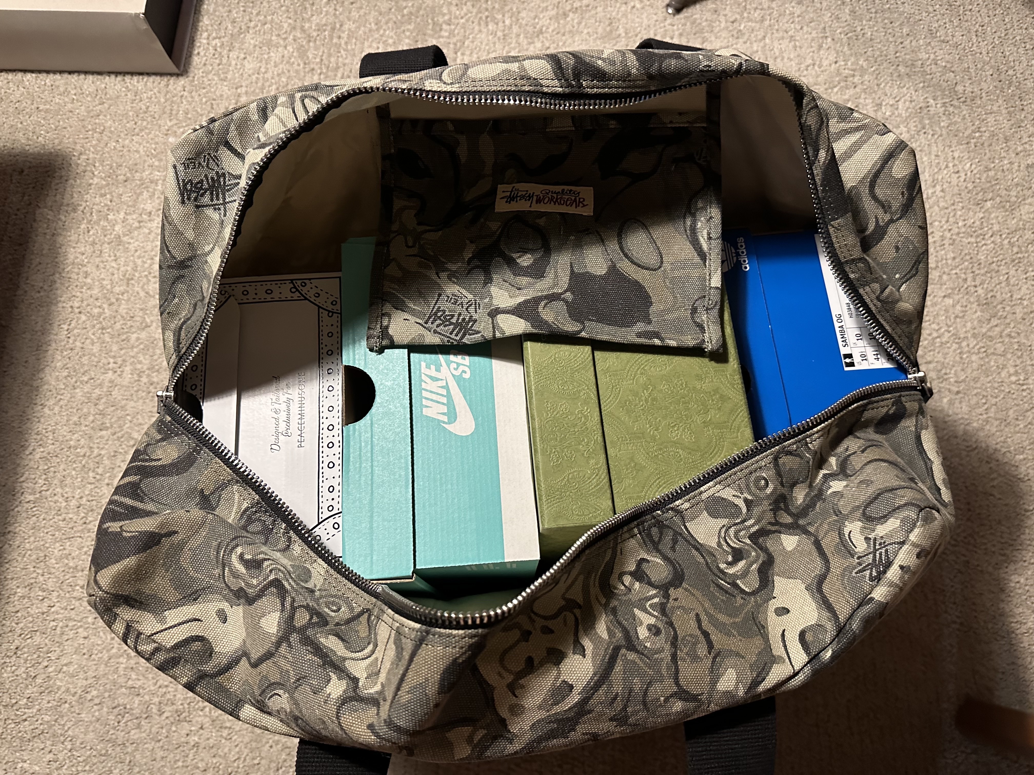 Stussy Canvas Flight Bag Veil Camo 착용 스타일 - 3