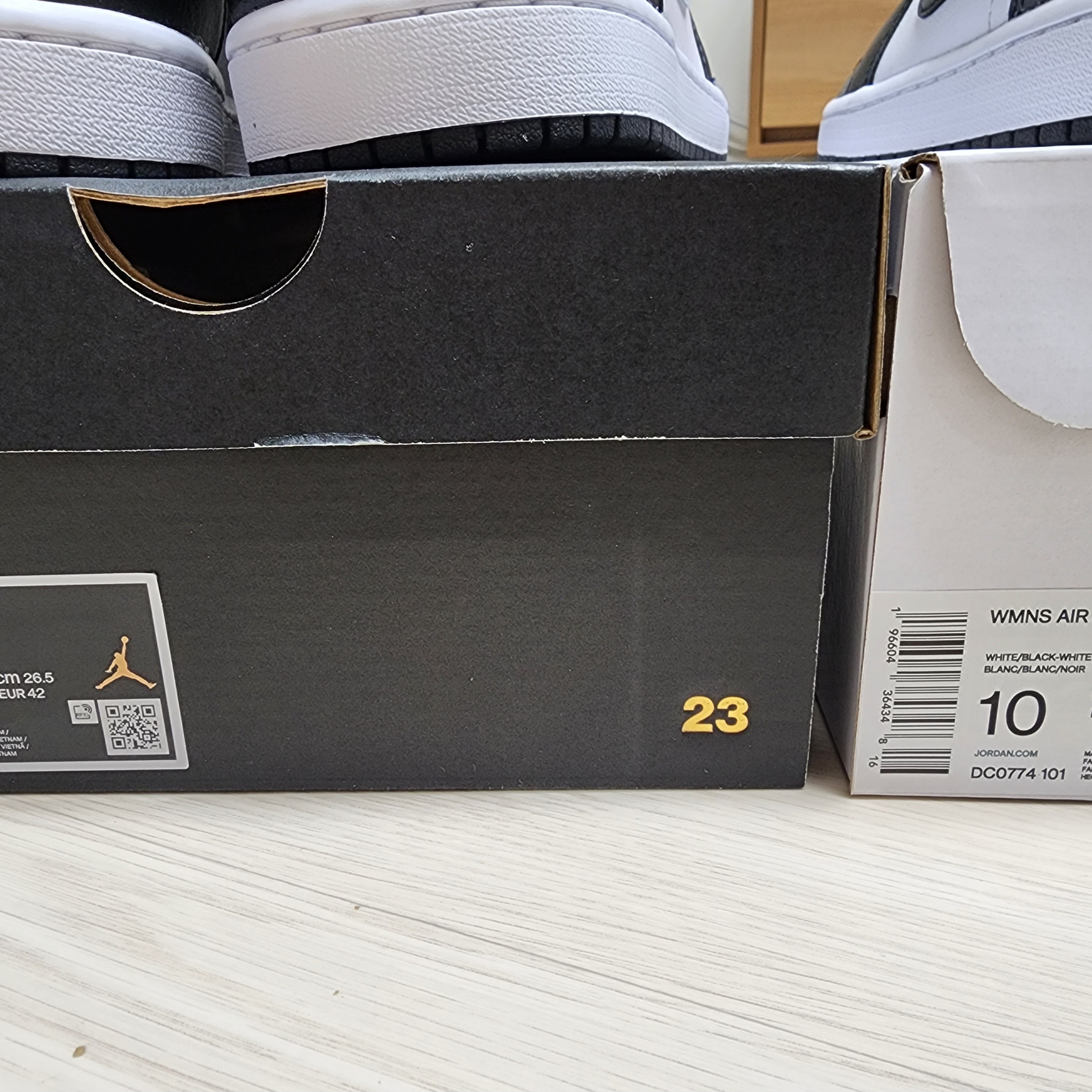 Jordan 1 Low Black Particle Grey, (W) Jordan 1 Low Black and White 착용 스타일 - 5