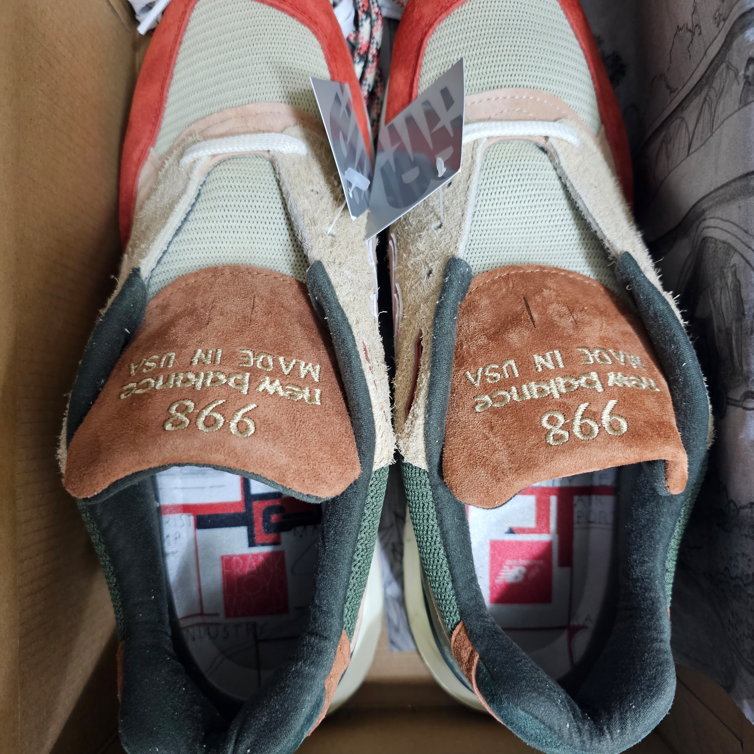 New Balance x Ronnie Fieg x Frank Lloyd 998 Broadacre City Beige 착용 스타일 - 3