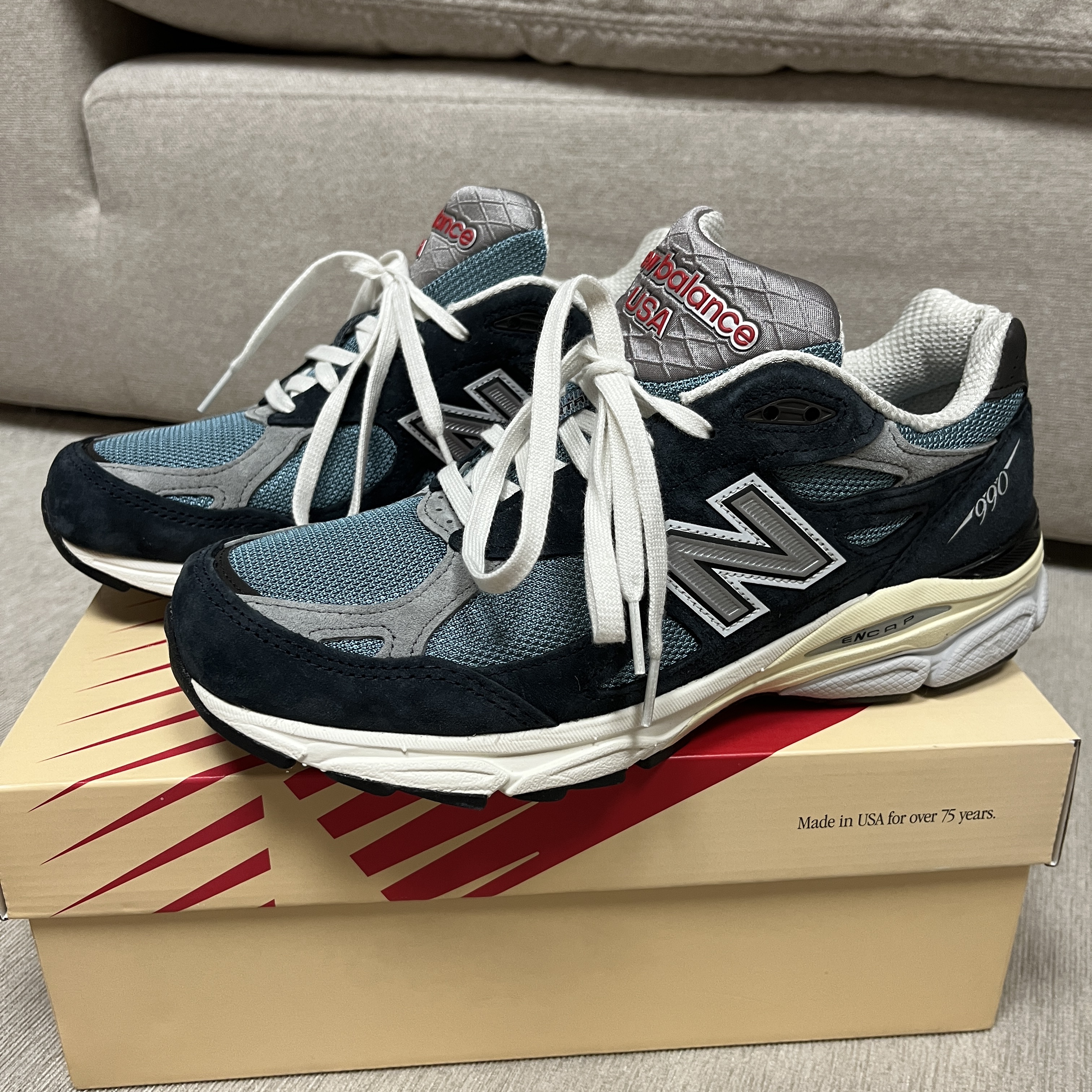 뉴발란스 990v3 메이드 인 USA 네이비 스프링 타이드 착용 스타일 - 2