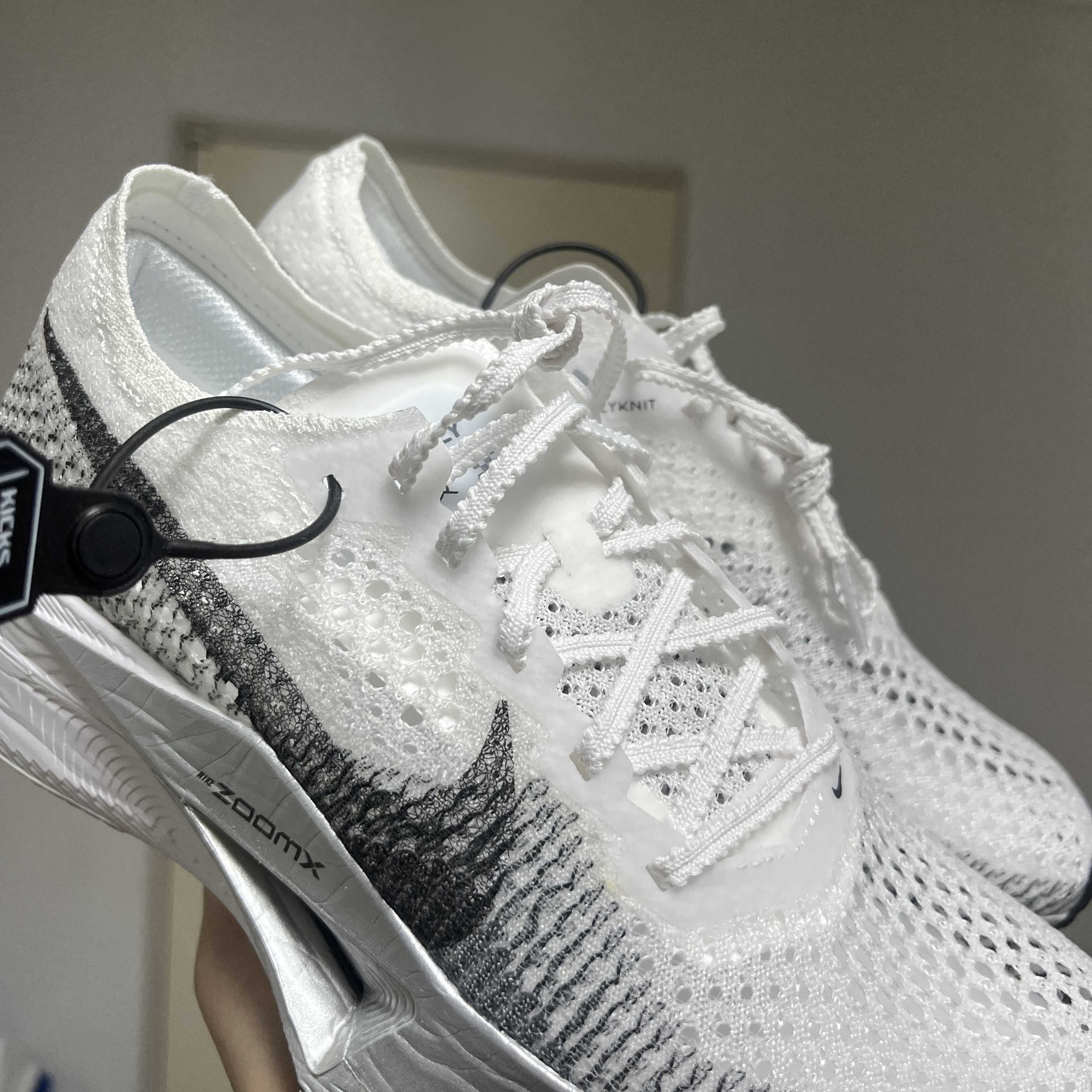 (W) Nike ZoomX Vaporfly Next% 3 White Particle Grey 착용 스타일