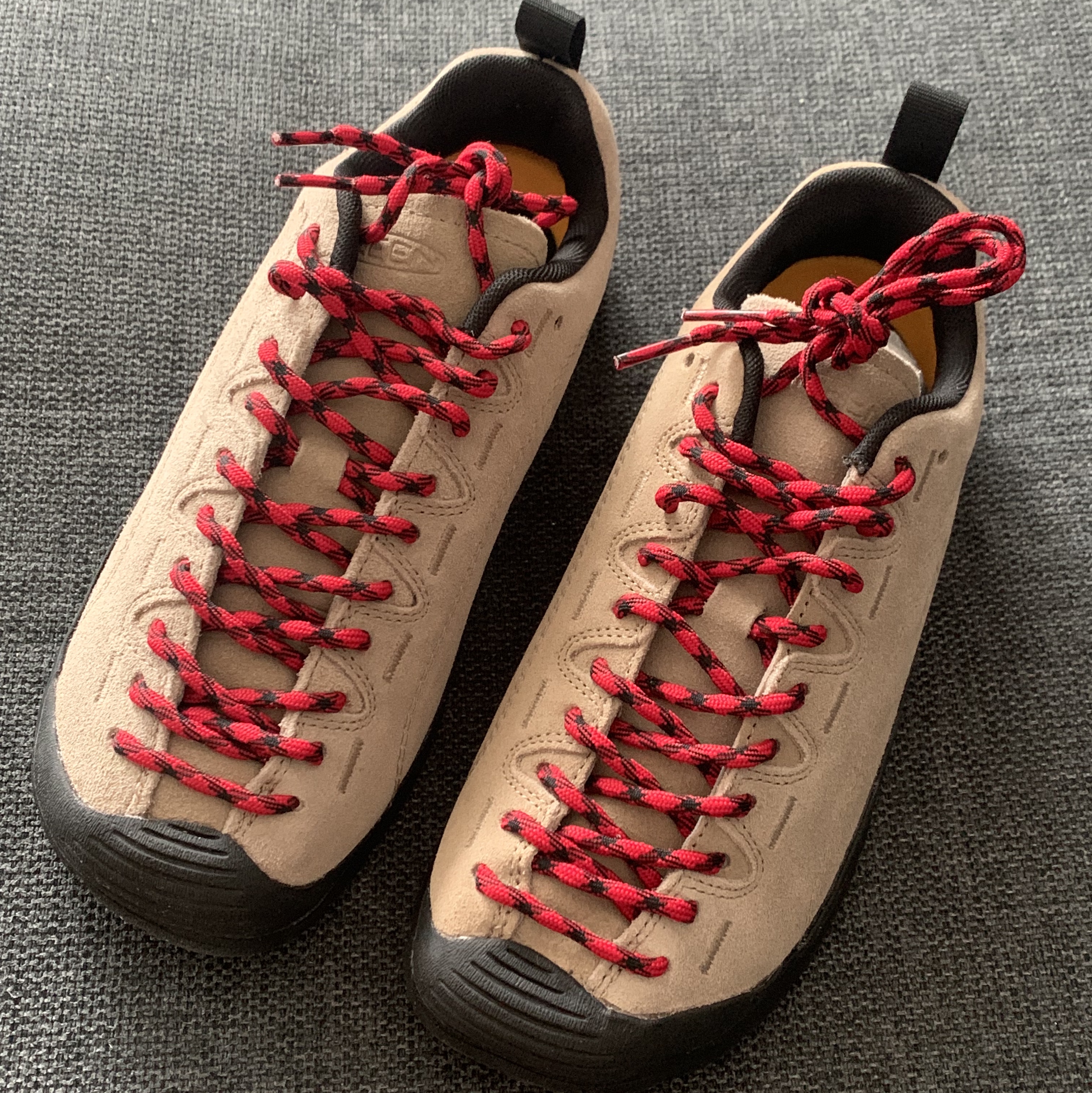 (W) Keen Jasper Suede Sneakers Silver Mink 착용 스타일