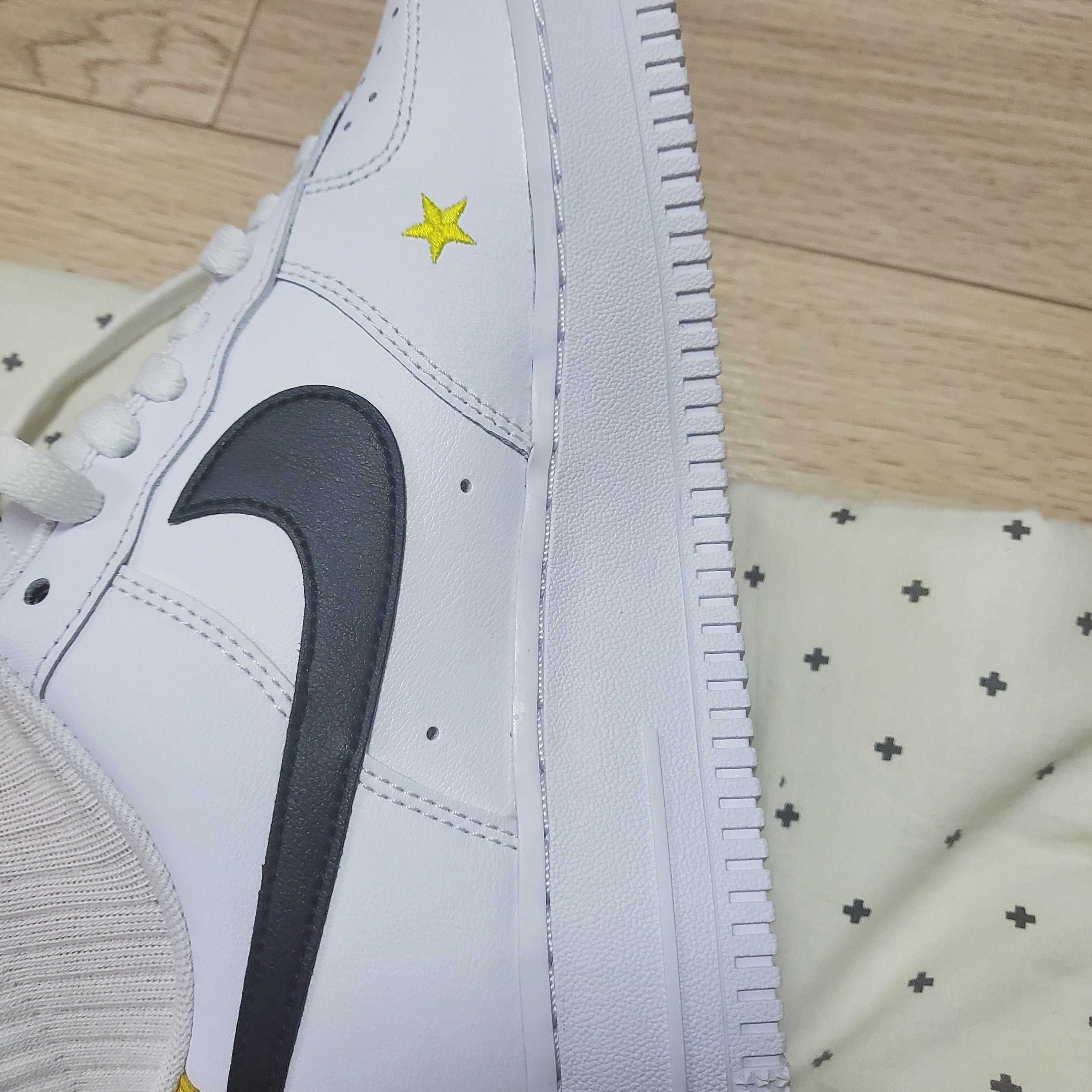 Nike Air Force 1 '07 LV8 2 Have a Nike Day 착용 스타일 - 1
