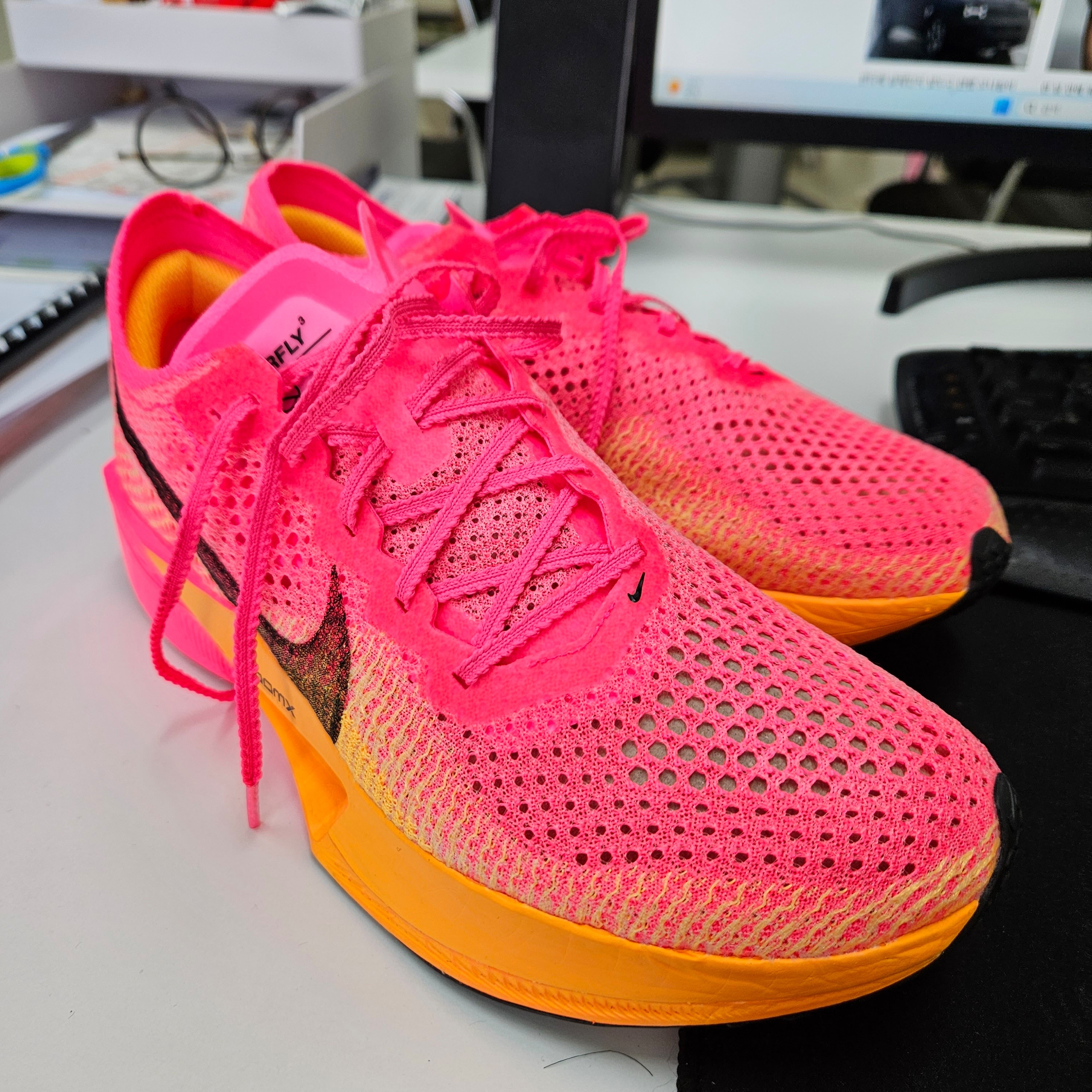 Nike ZoomX Vaporfly Next% 3 Hyper Pink 착용 스타일 - 2