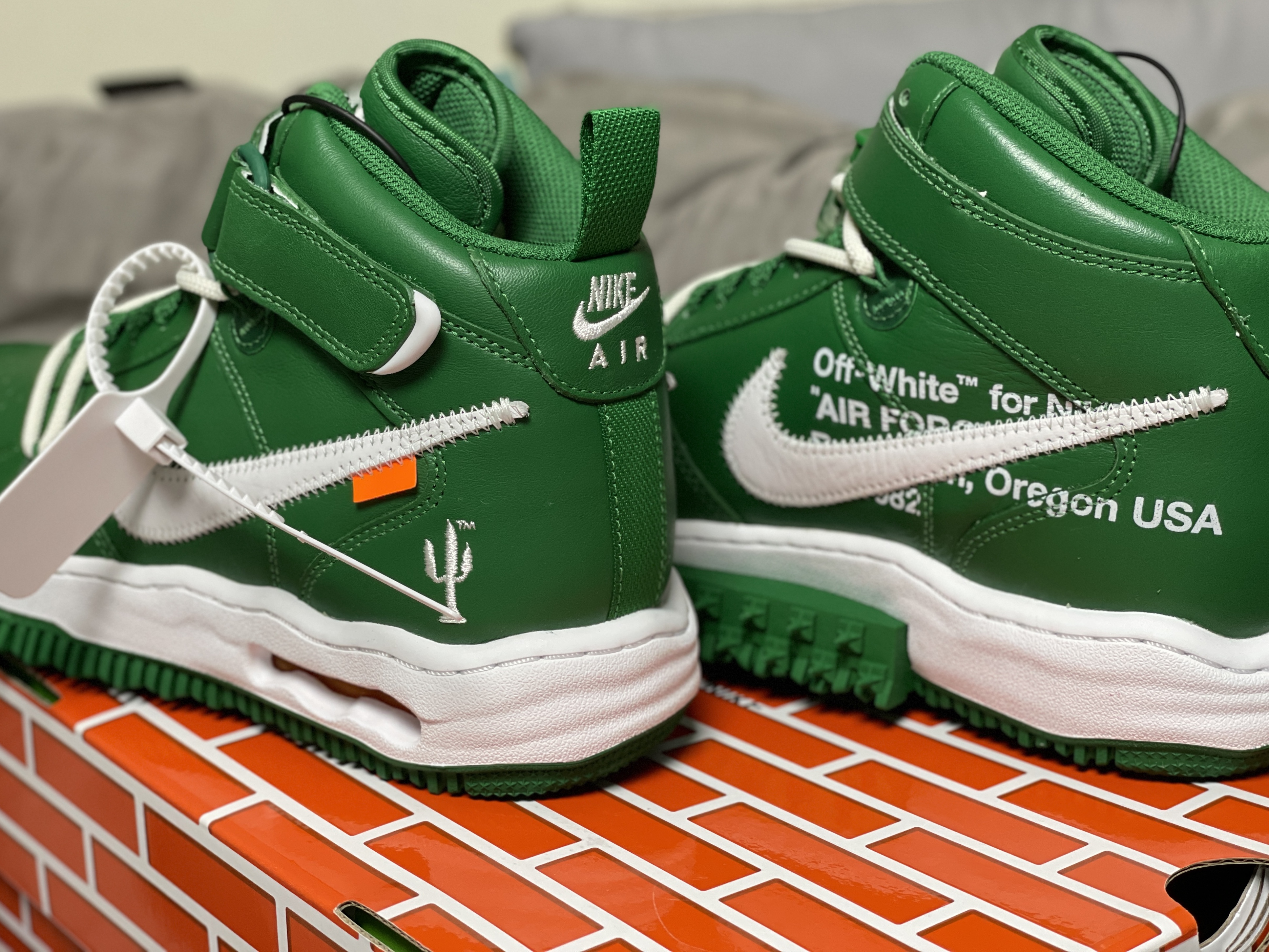 Nike x Off-White Air Force 1 Mid SP Leather Pine Green 착용 스타일 - 3