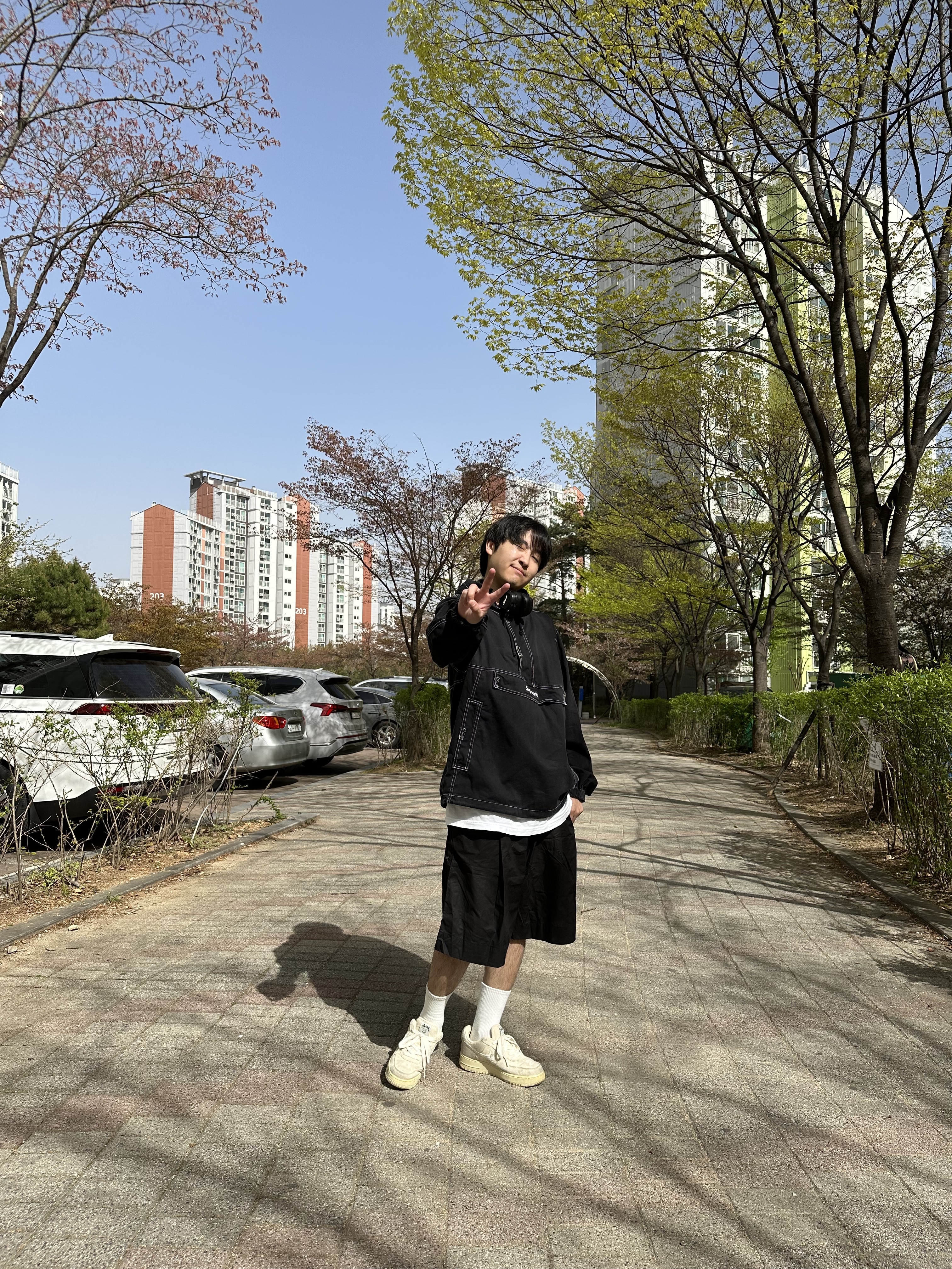 Nike x Stussy Air Force 1 Low Fossil 착용 스타일 - 3
