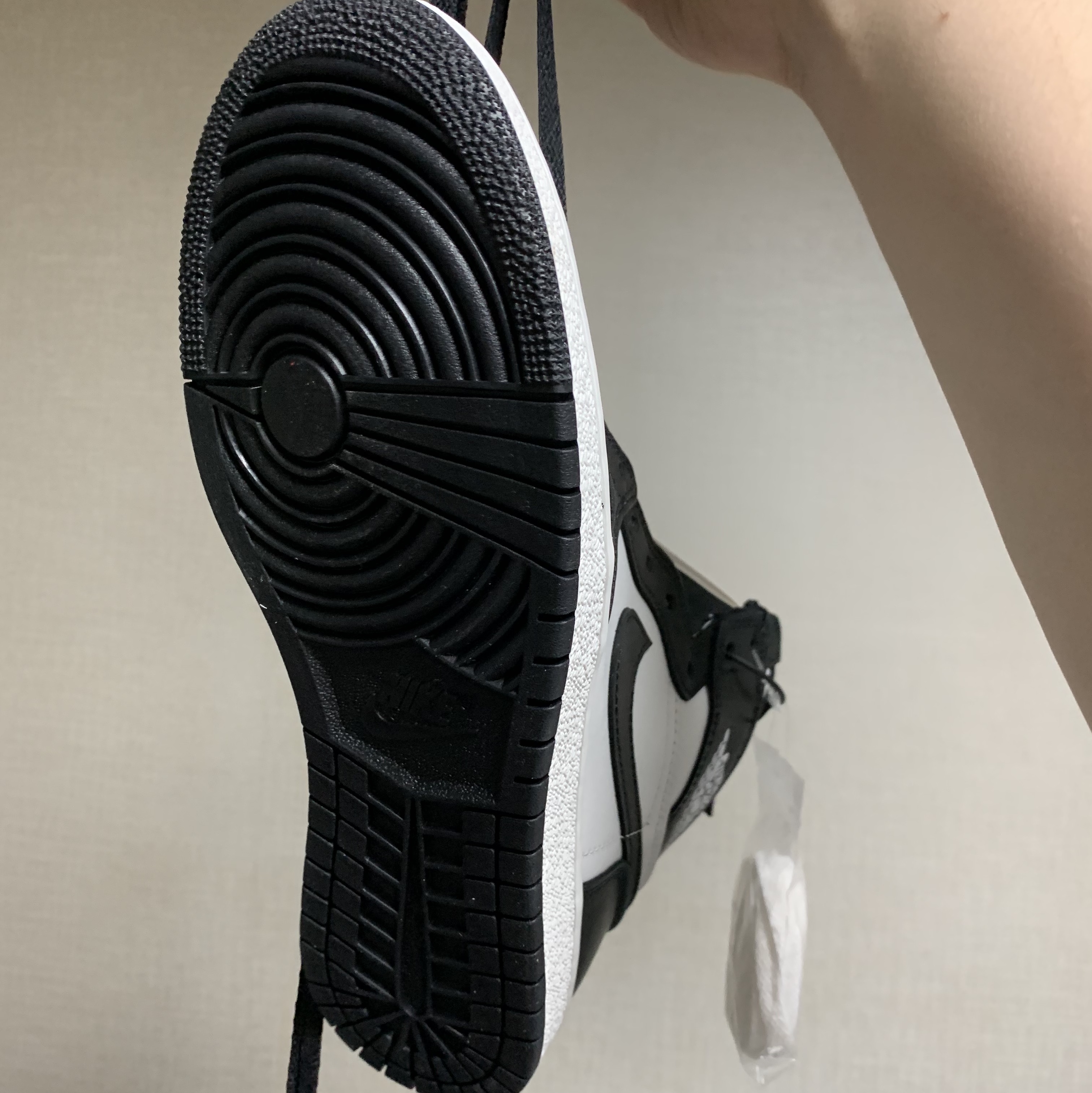 Jordan 1 High 85 Black White 착용 스타일 - 2