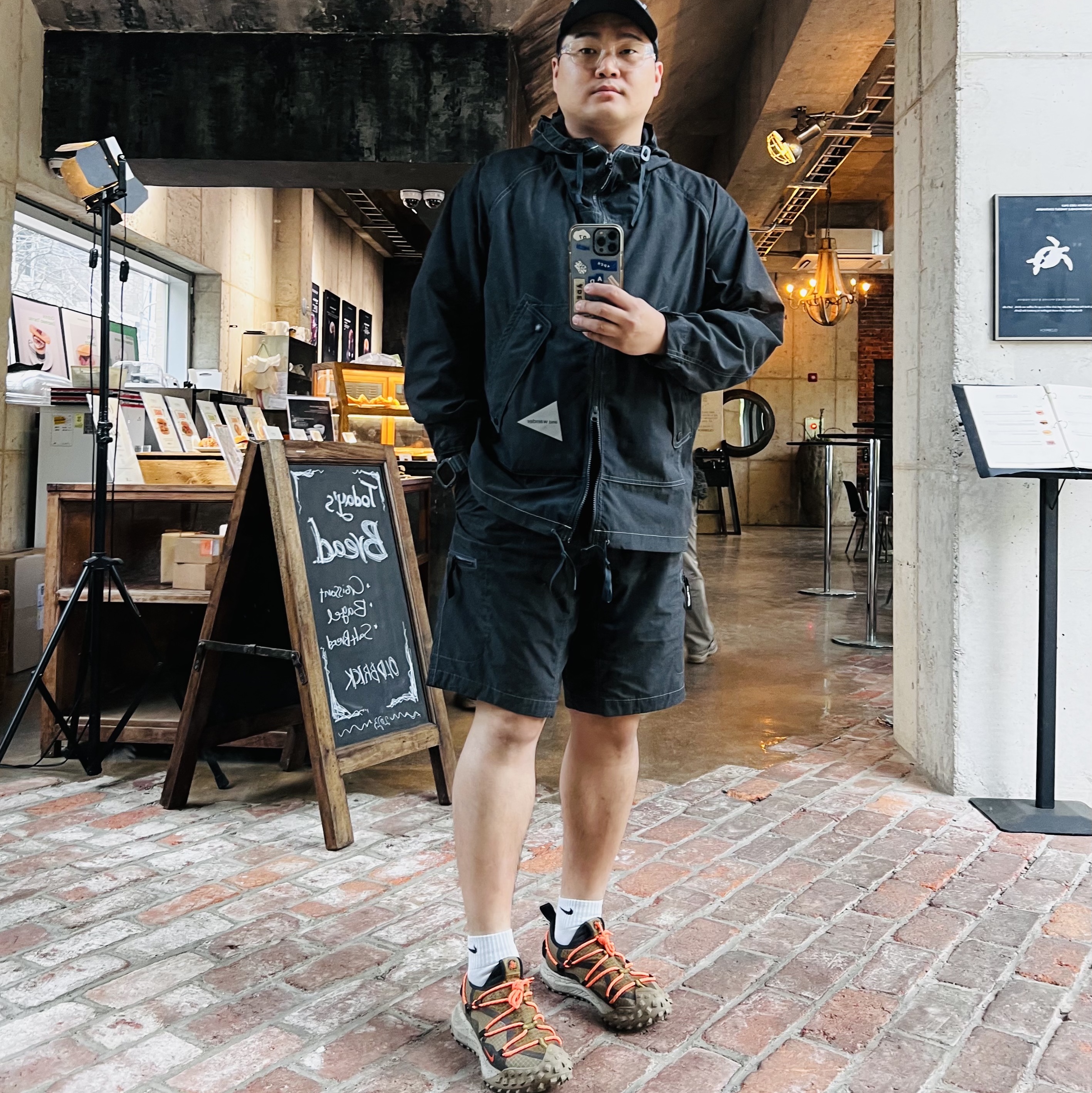 Supreme Reflective Stitch Camp Cap Black - 23SS, Nike ACG Mountain Fly Low Gore-Tex SE Hazel Rush 착용 스타일 - 2