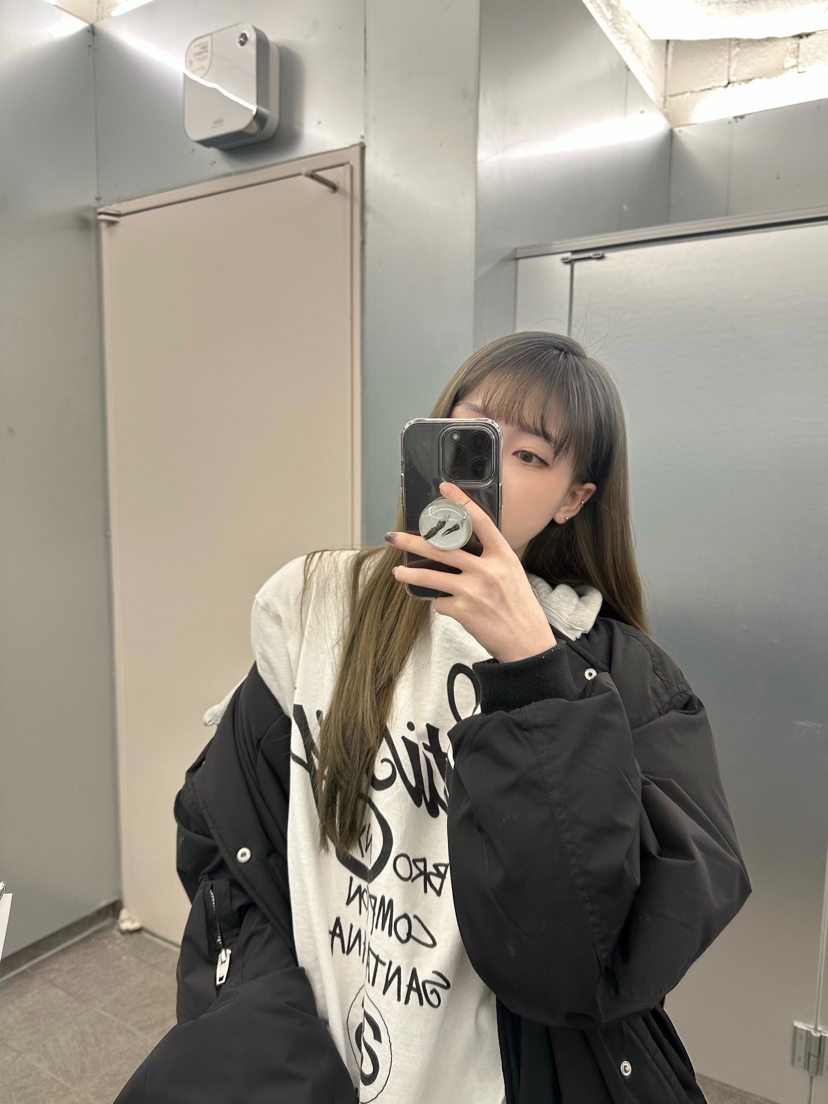 Stussy World Tour T-Shirt White 2023 착용 스타일