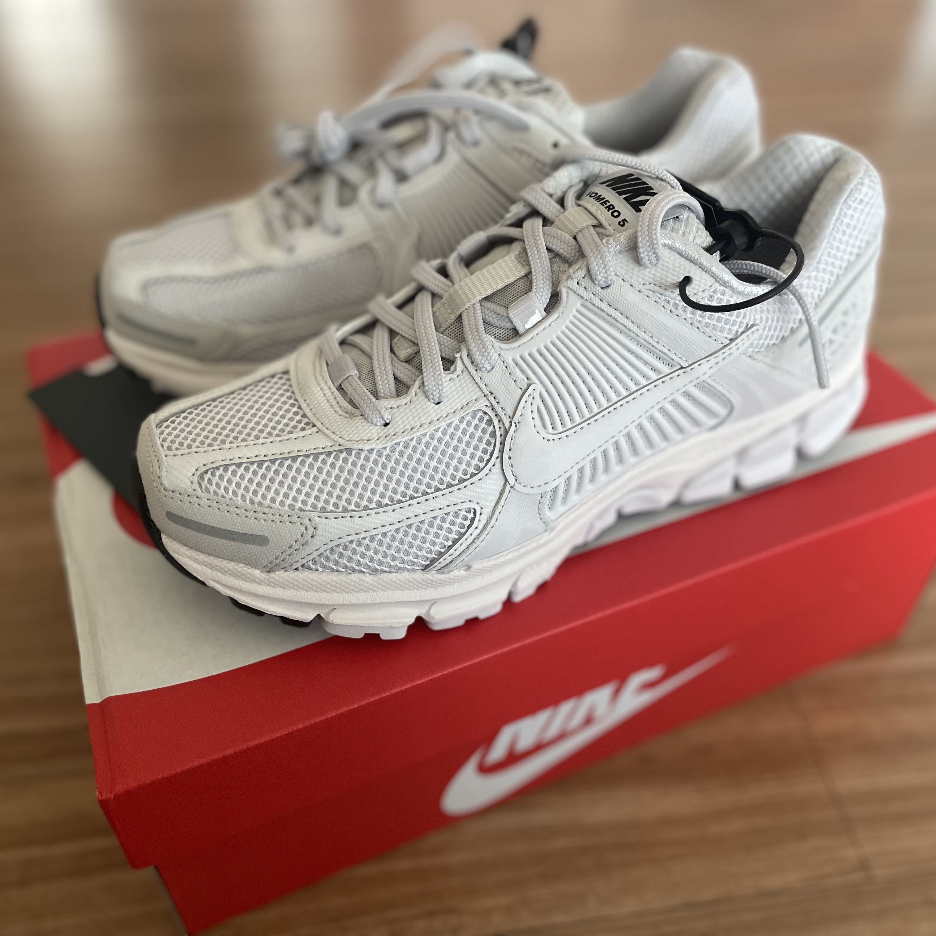 Nike Zoom Vomero 5 SP Vast Grey 2023 착용 스타일 - 1