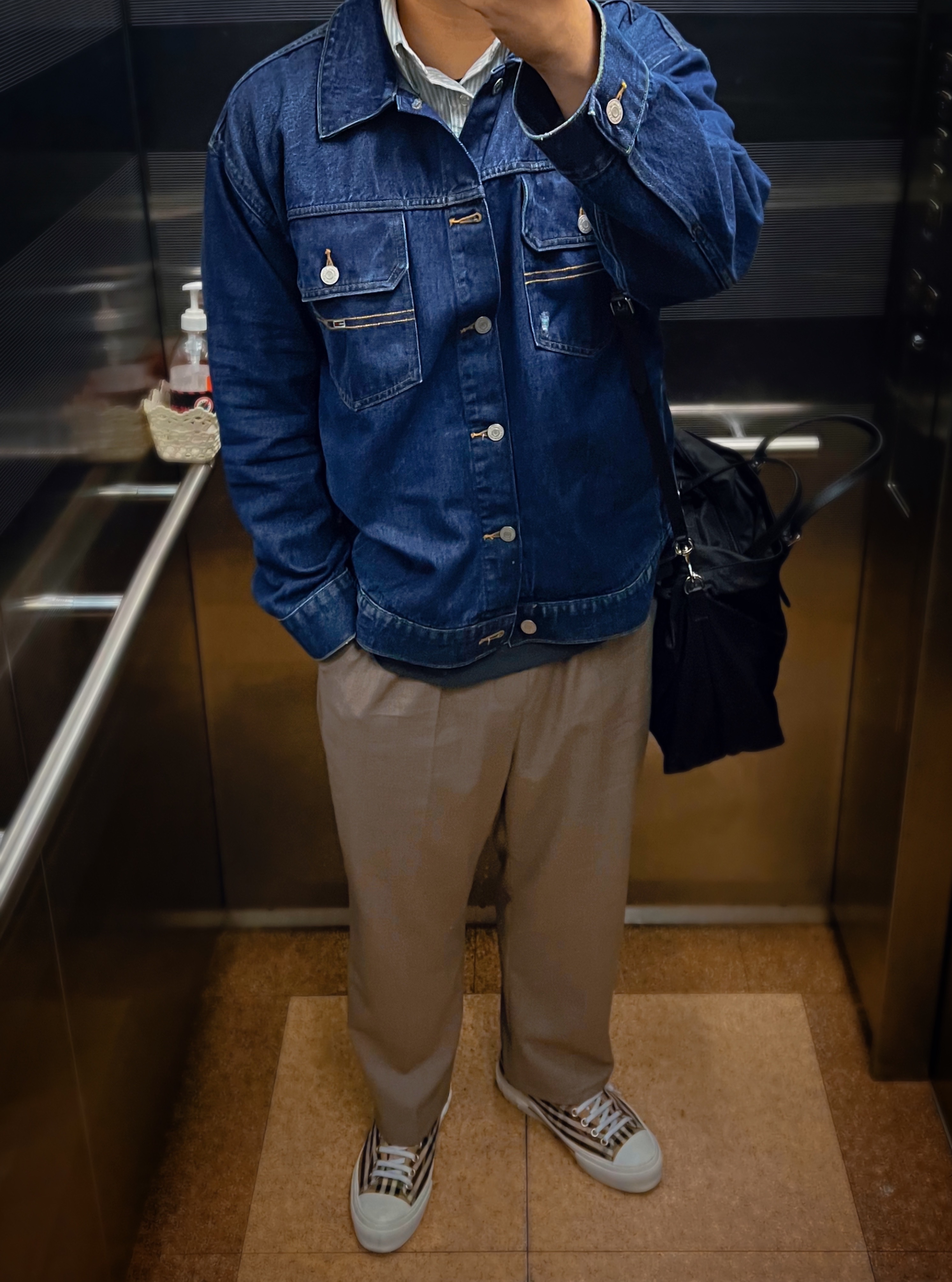 Burberry Vintage Check Cotton Sneakers Archive Beige 착용 스타일 - 1