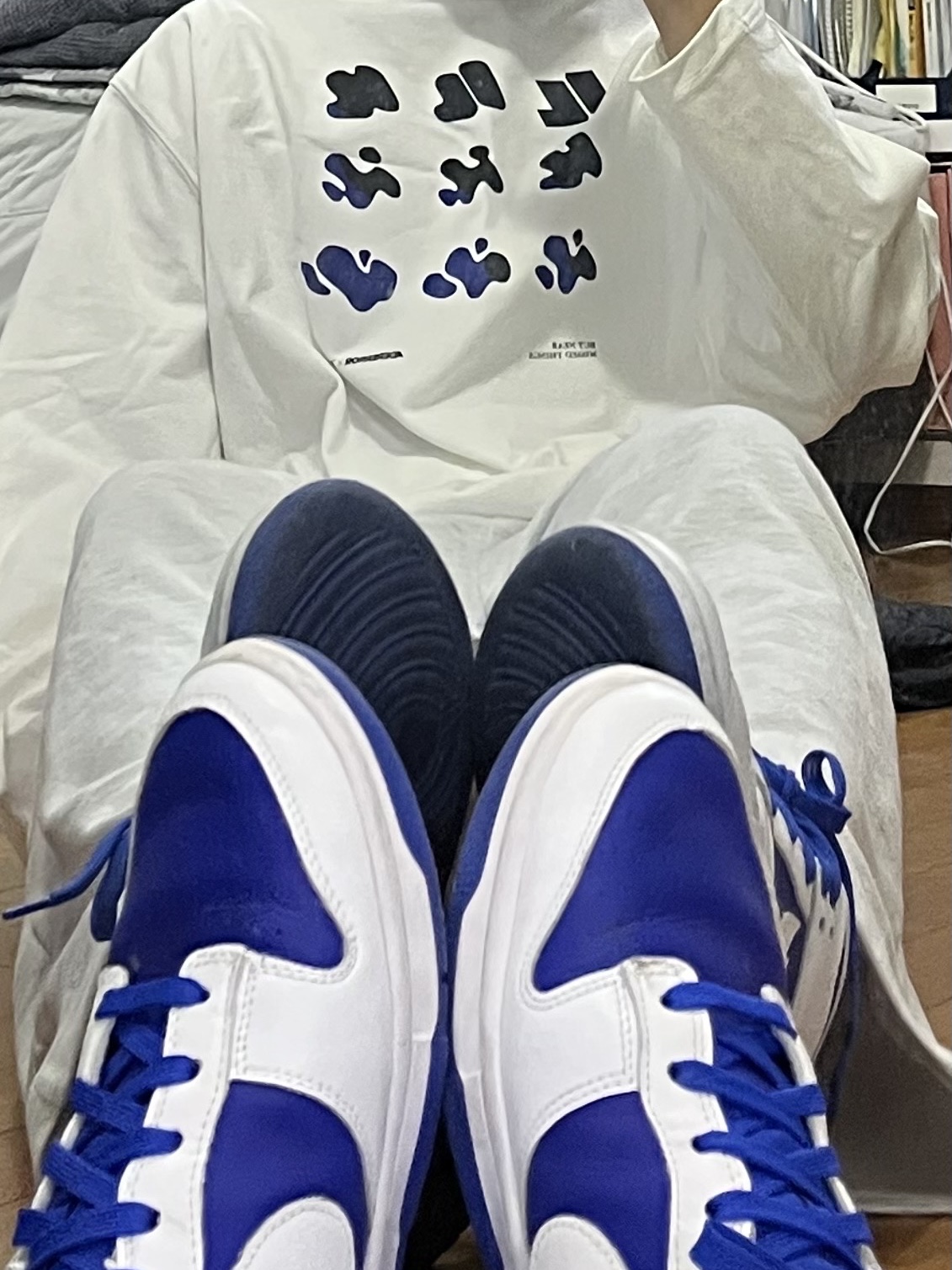 Nike Dunk Low Retro Racer Blue and White, Zara x Ader Error Graphic Long Sleeve T-Shirt Scratch White 착용 스타일