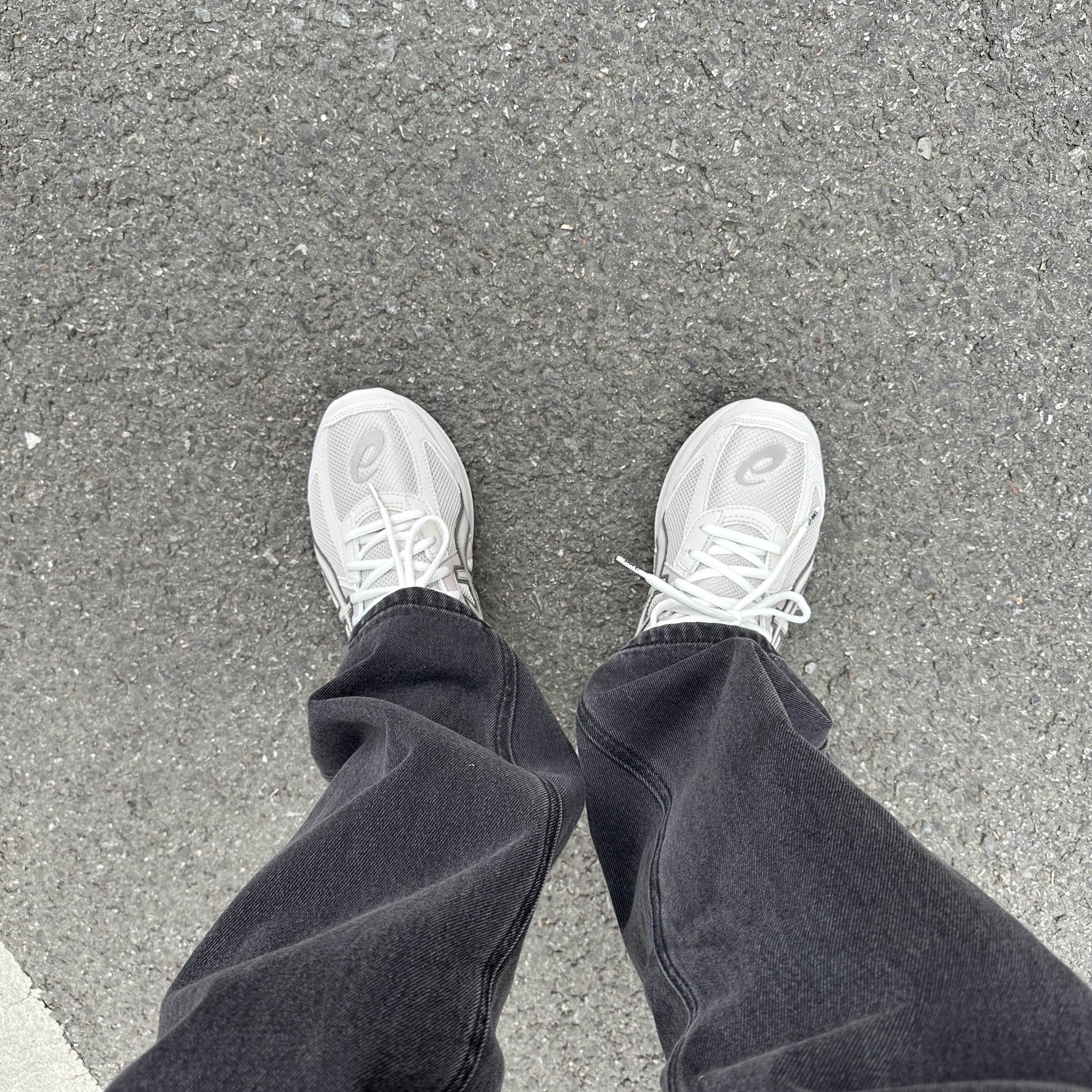 Asics Jog 100 S Birch - 2E Wide 착용 스타일
