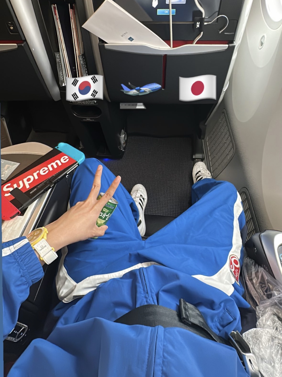 Nintendo Switch OLED Neon Blue Neon Red (Korean Ver.), Supreme x Umbro Track Jacket Blue - 23SS 착용 스타일