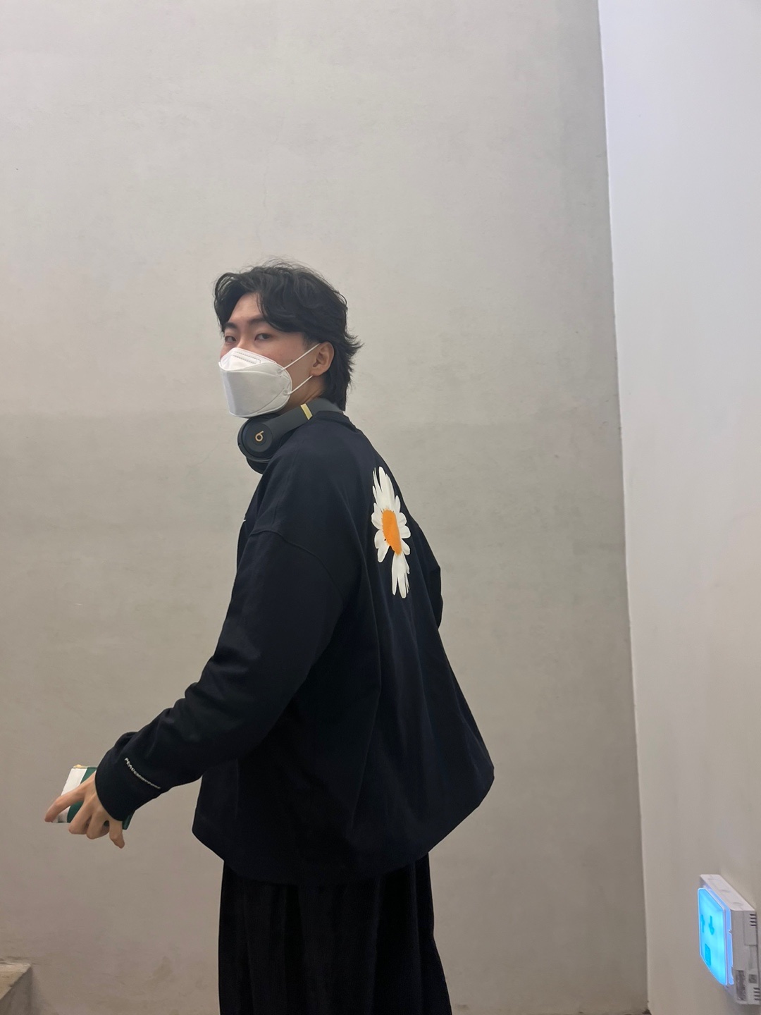 Beats Studio 3 Wireless Over Ear Headphone Shadow Grey (Korean Ver.), Nike x Peaceminusone LS T-Shirt Black (DR0098-010) 착용 스타일