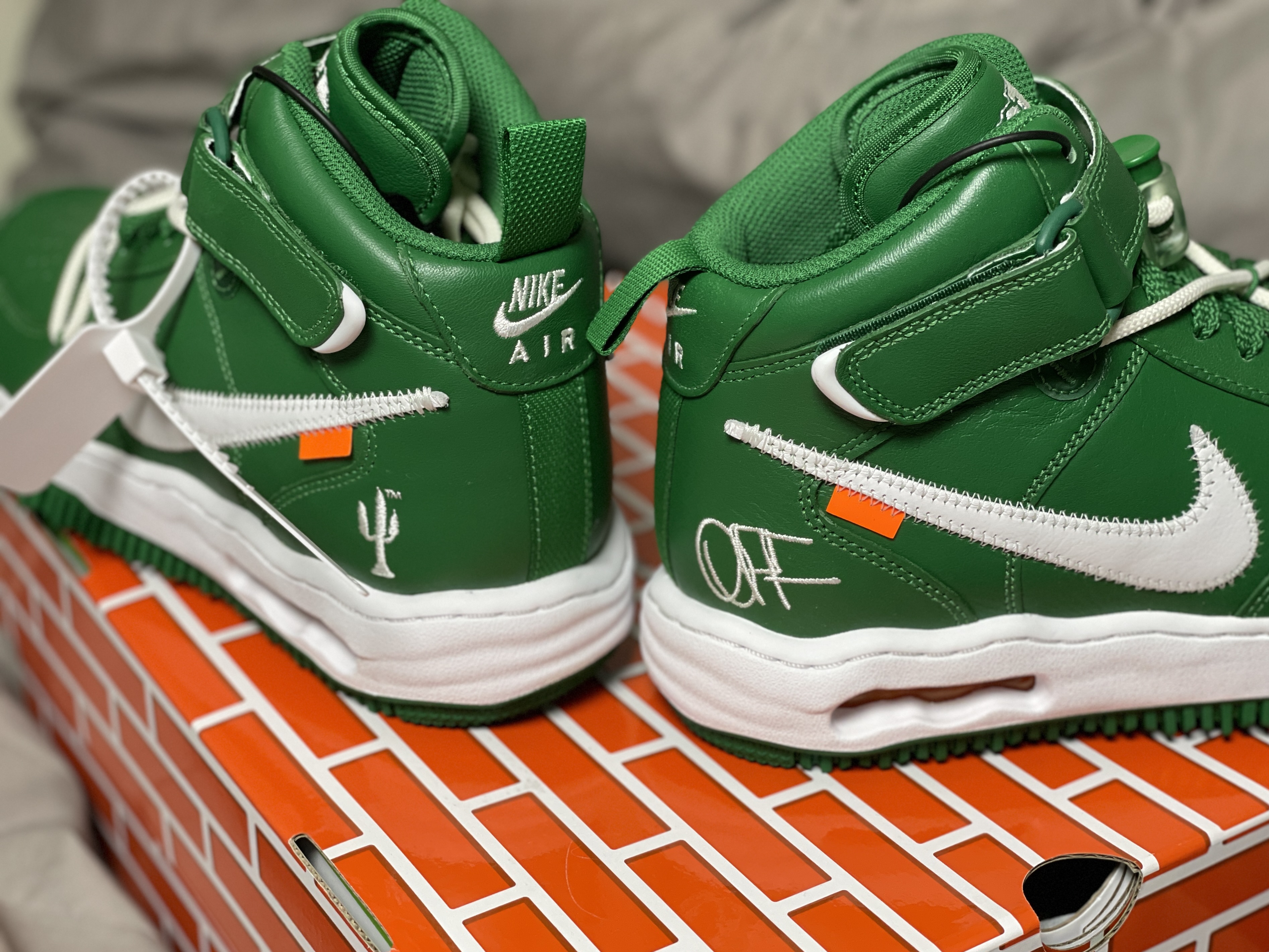 Nike x Off-White Air Force 1 Mid SP Leather Pine Green 착용 스타일 - 4