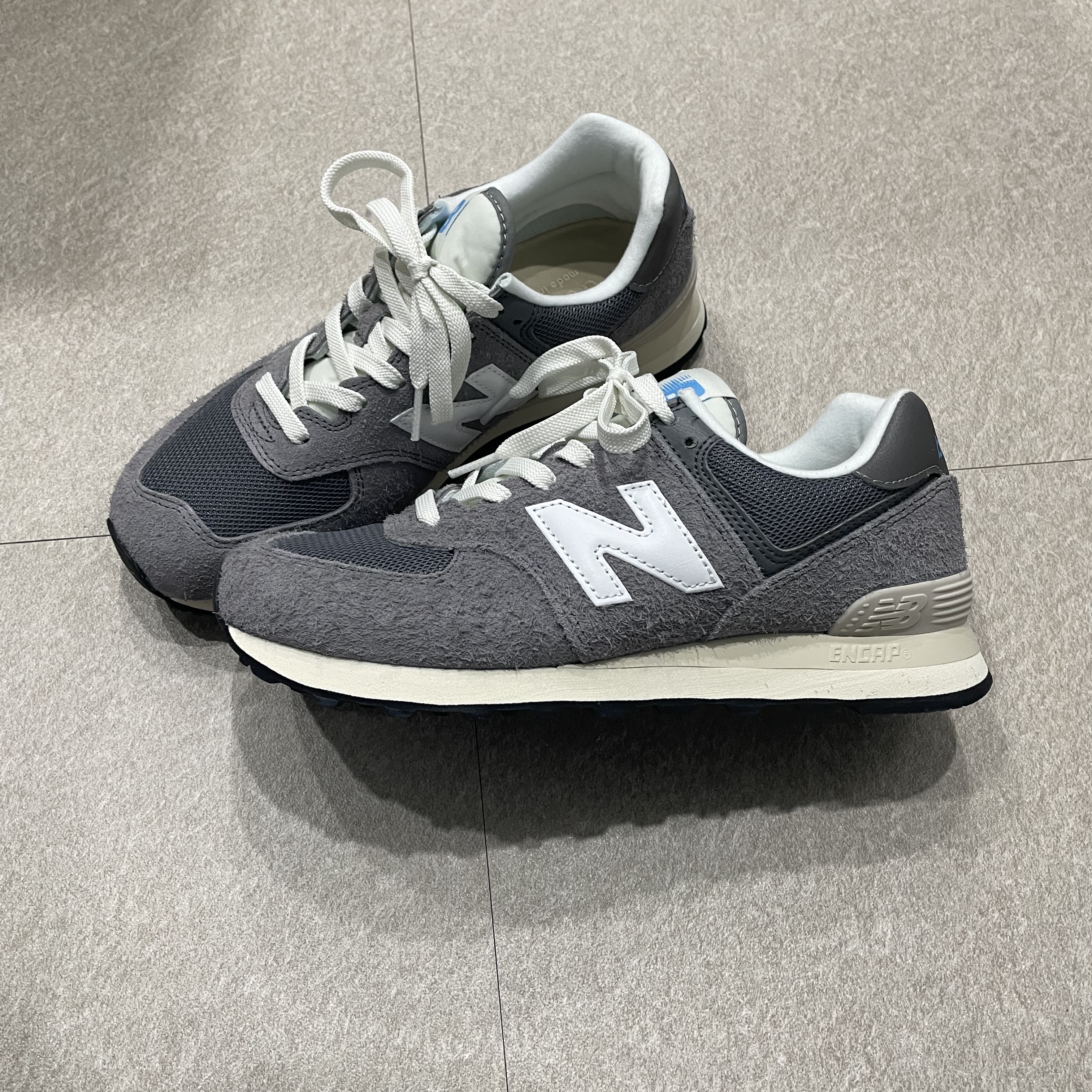 New Balance 574 Heritage Gray 착용 스타일