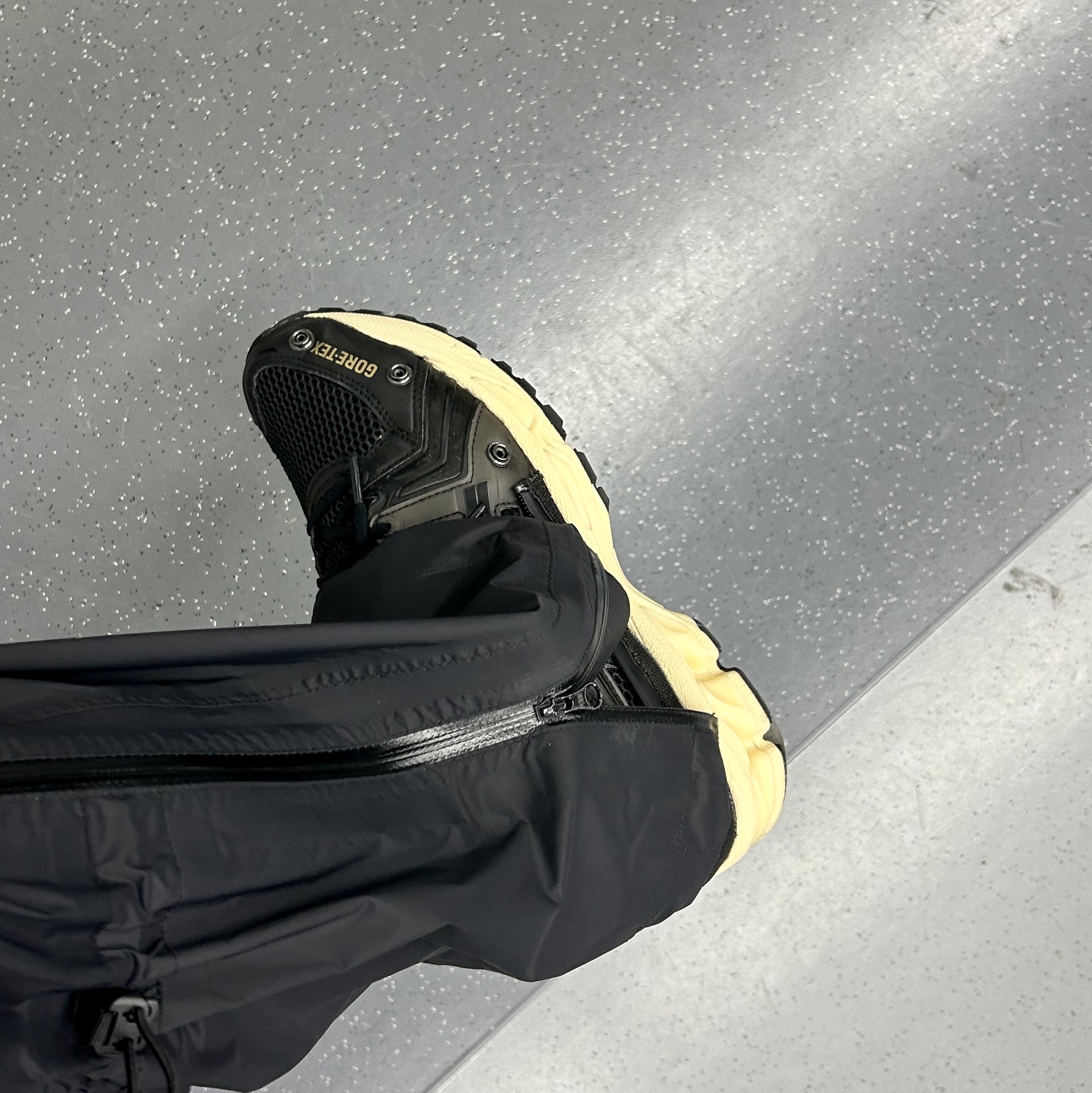 Asics x Beams Gel-Kayano 14 Gore-Tex Black 착용 스타일