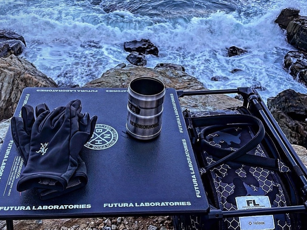 Helinox x Futura x Neighborhood EP-Field Office, Neighborhood x Thermos S-Can Holder Silver 착용 스타일