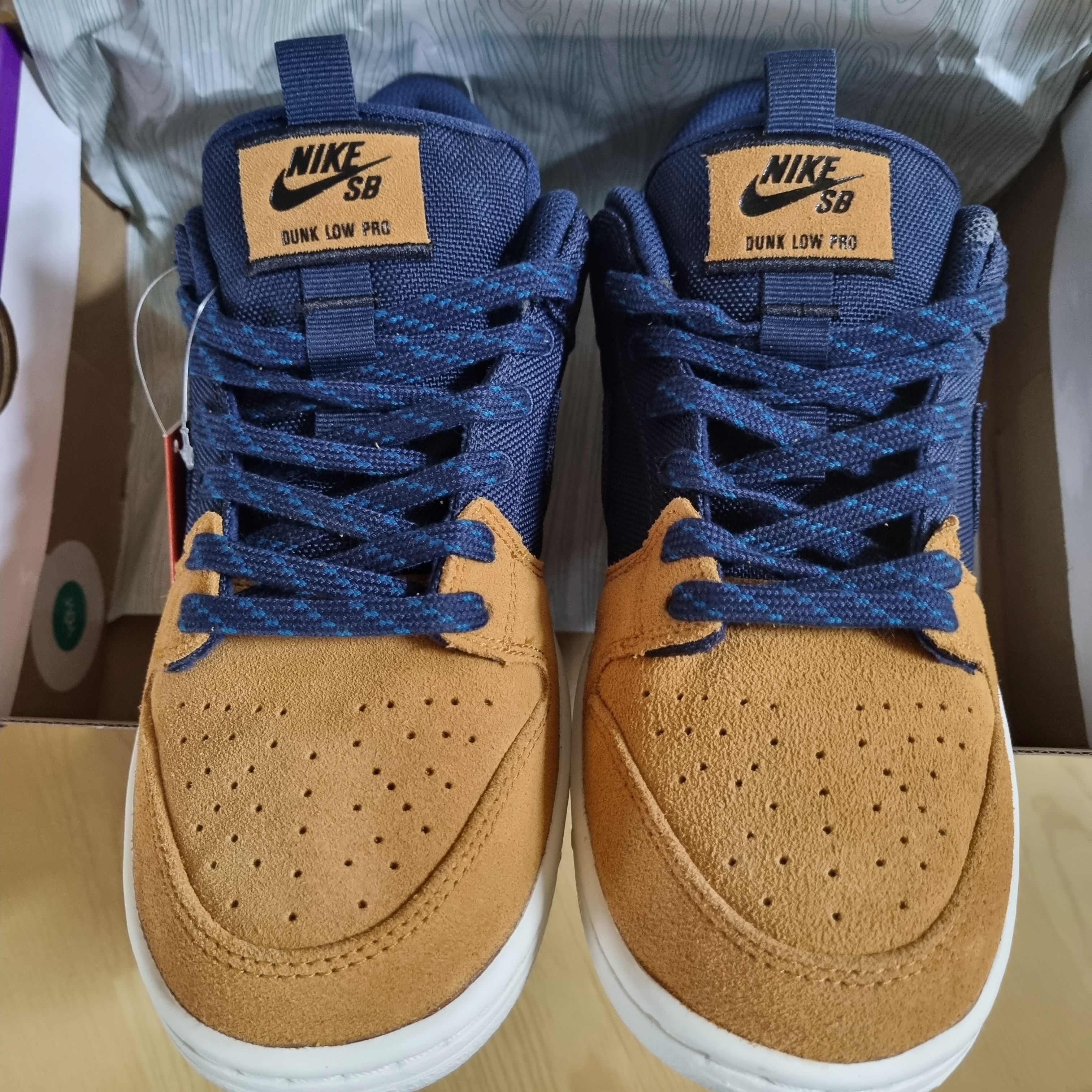 Nike SB Dunk Low Pro Premium Desert Ochre and Midnight Navy 착용 스타일 - 2