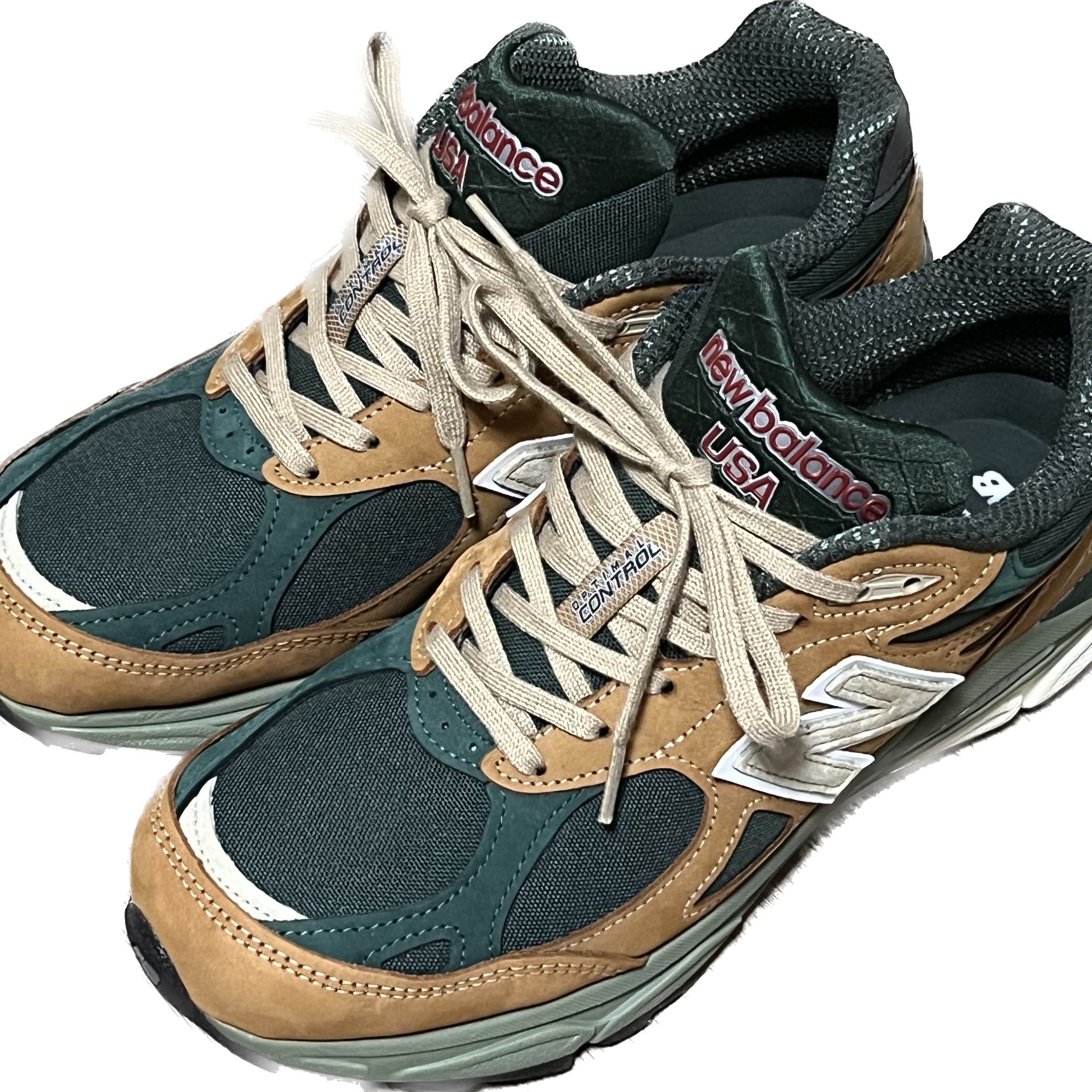 New Balance 990v3 Made in USA Tan Green 착용 스타일