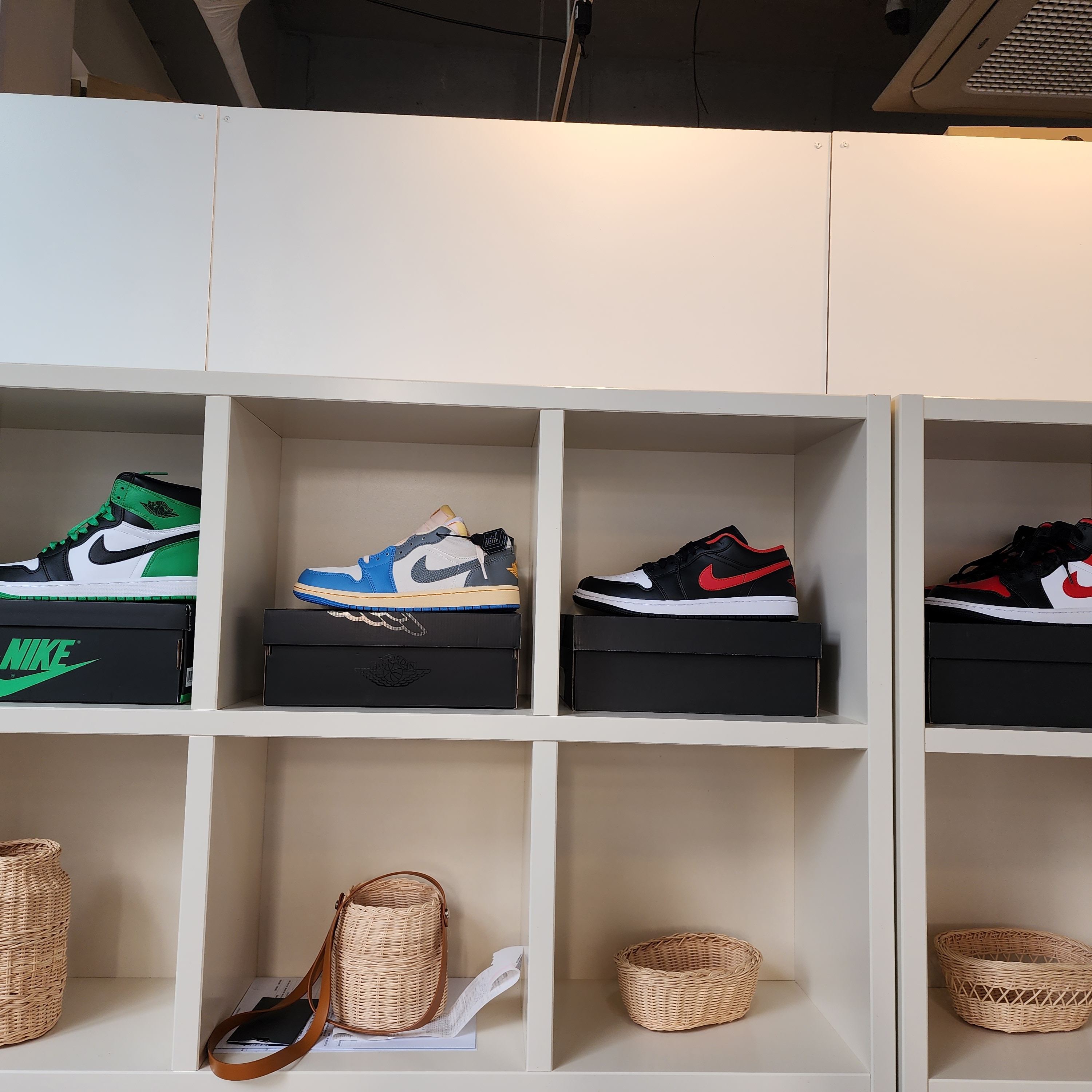 Jordan 1 Low SE Tokyo 96 착용 스타일