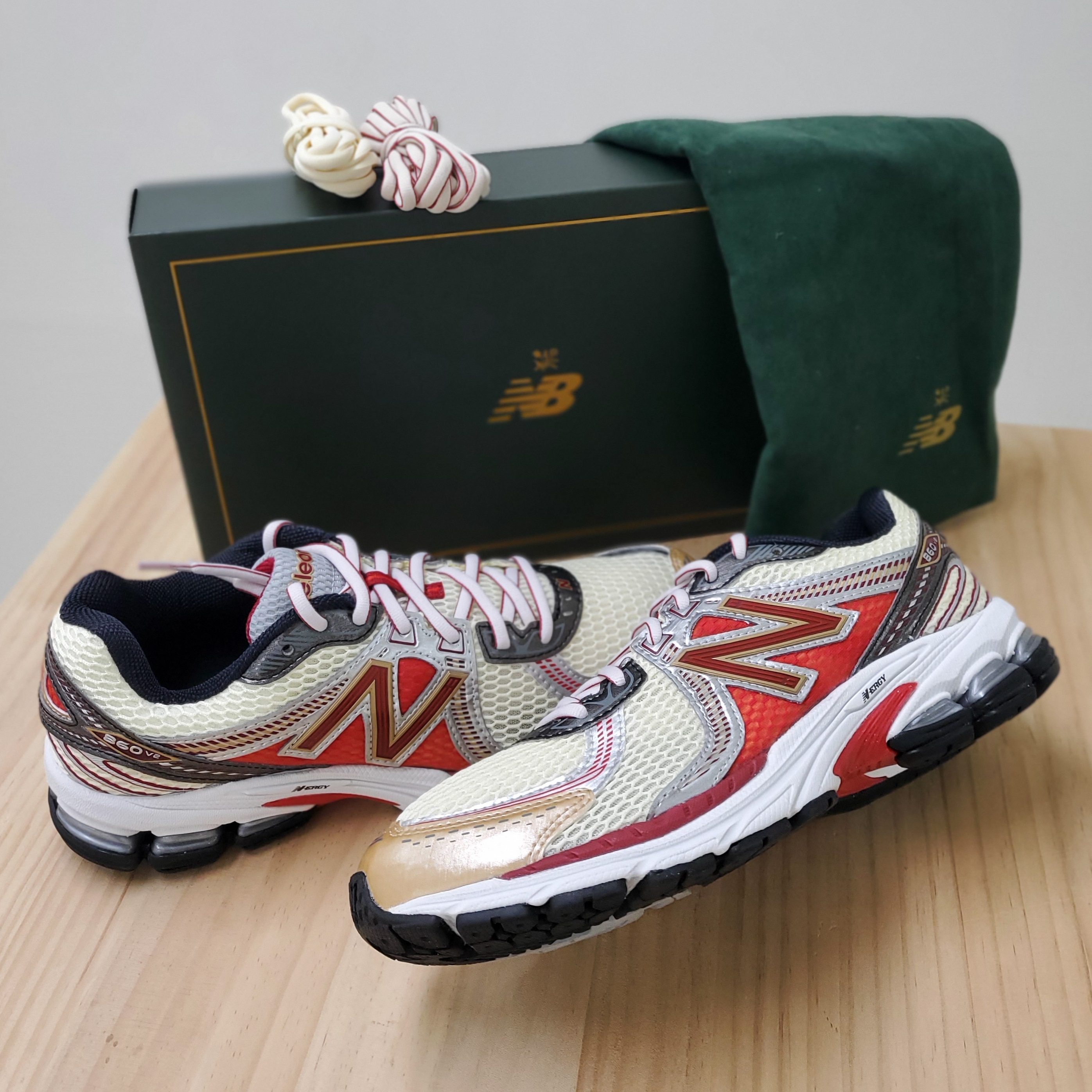 New Balance x Aime Leon Dore 860v2 Red 착용 스타일
