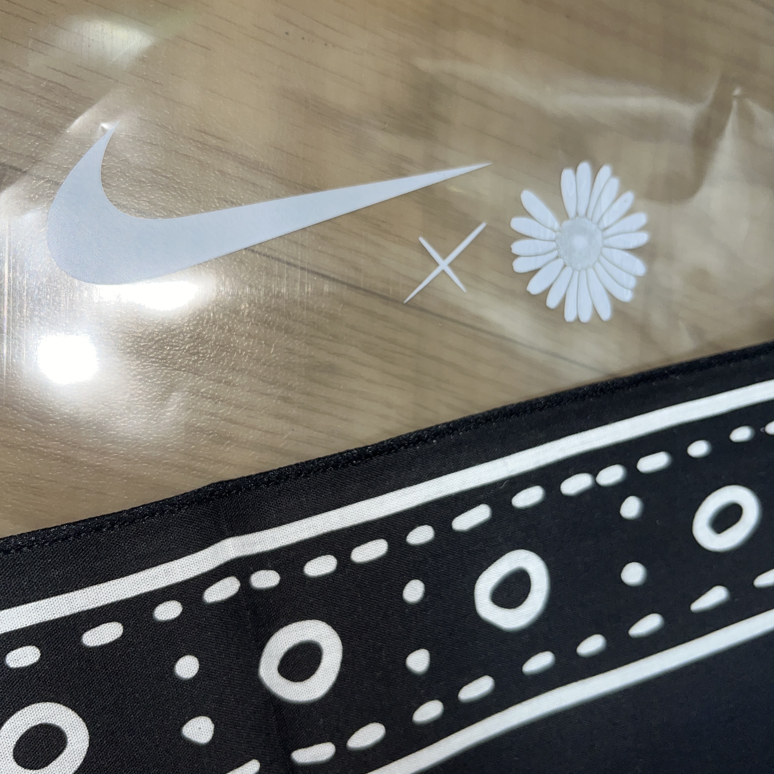 Nike x Peaceminusone LS T-Shirt White (DR0098-100) 착용 스타일 - 3