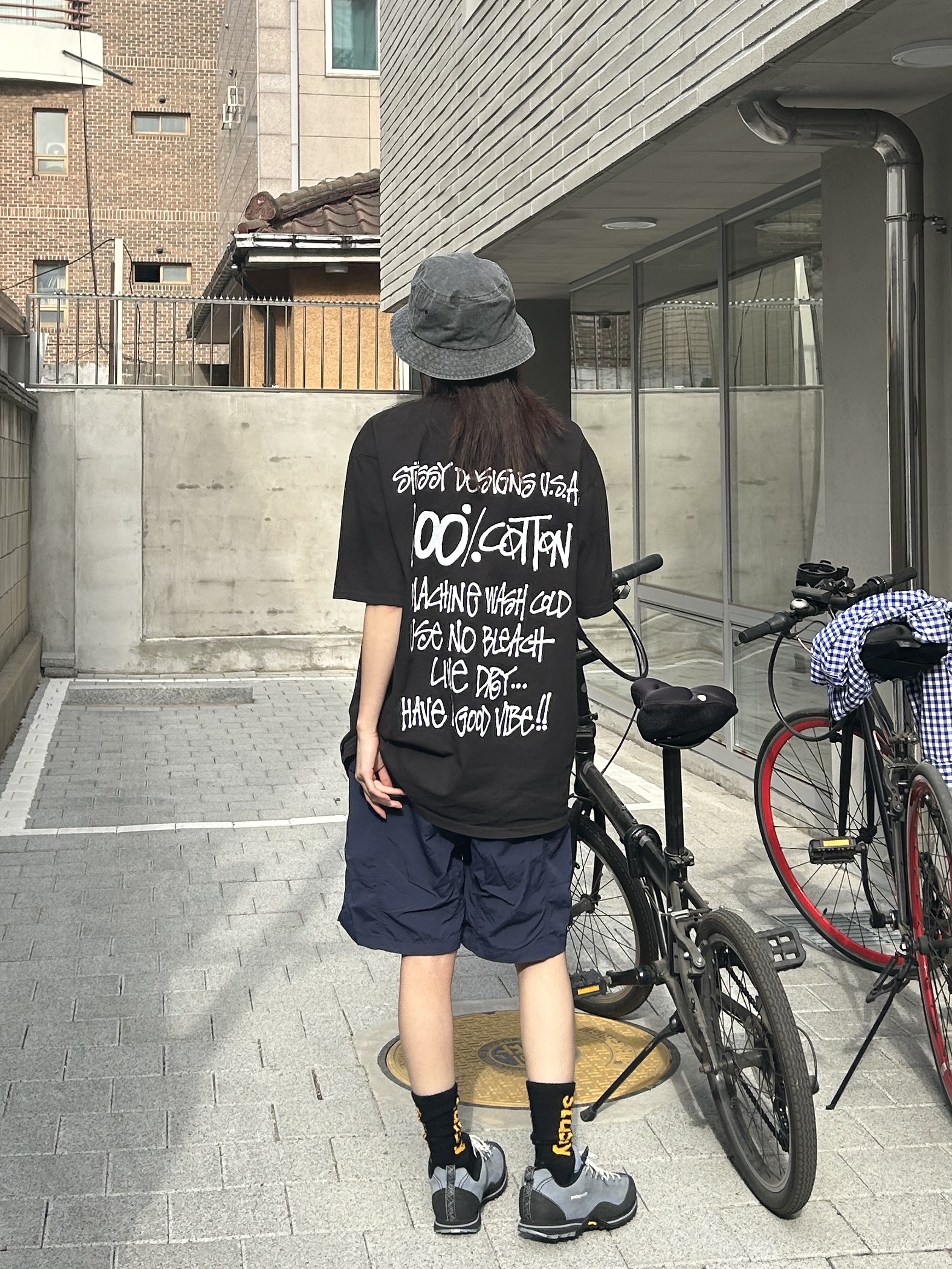 Stussy 100% Pigment Dyed T-Shirt Black 착용 스타일
