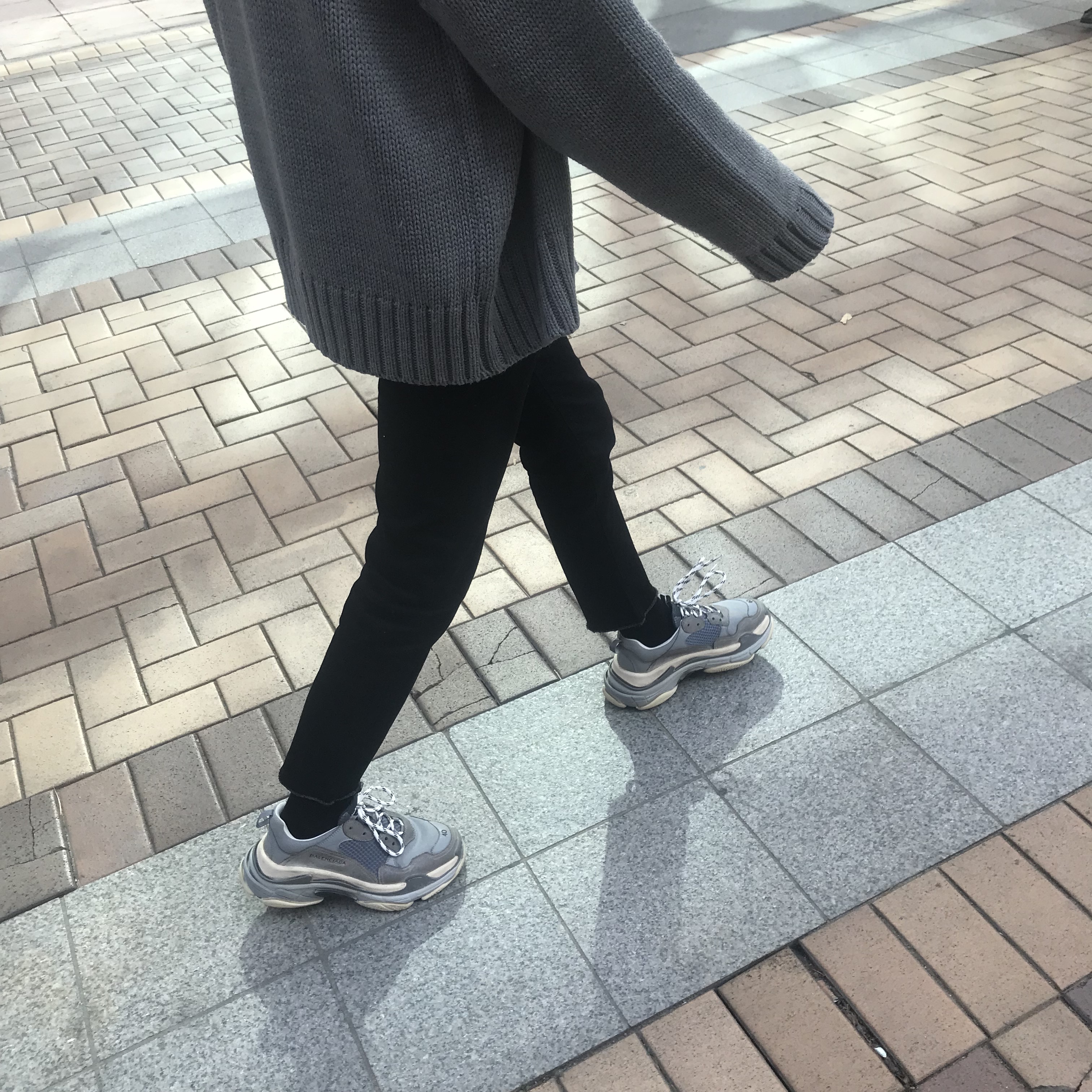 Balenciaga Triple S Grey 2018 착용 스타일