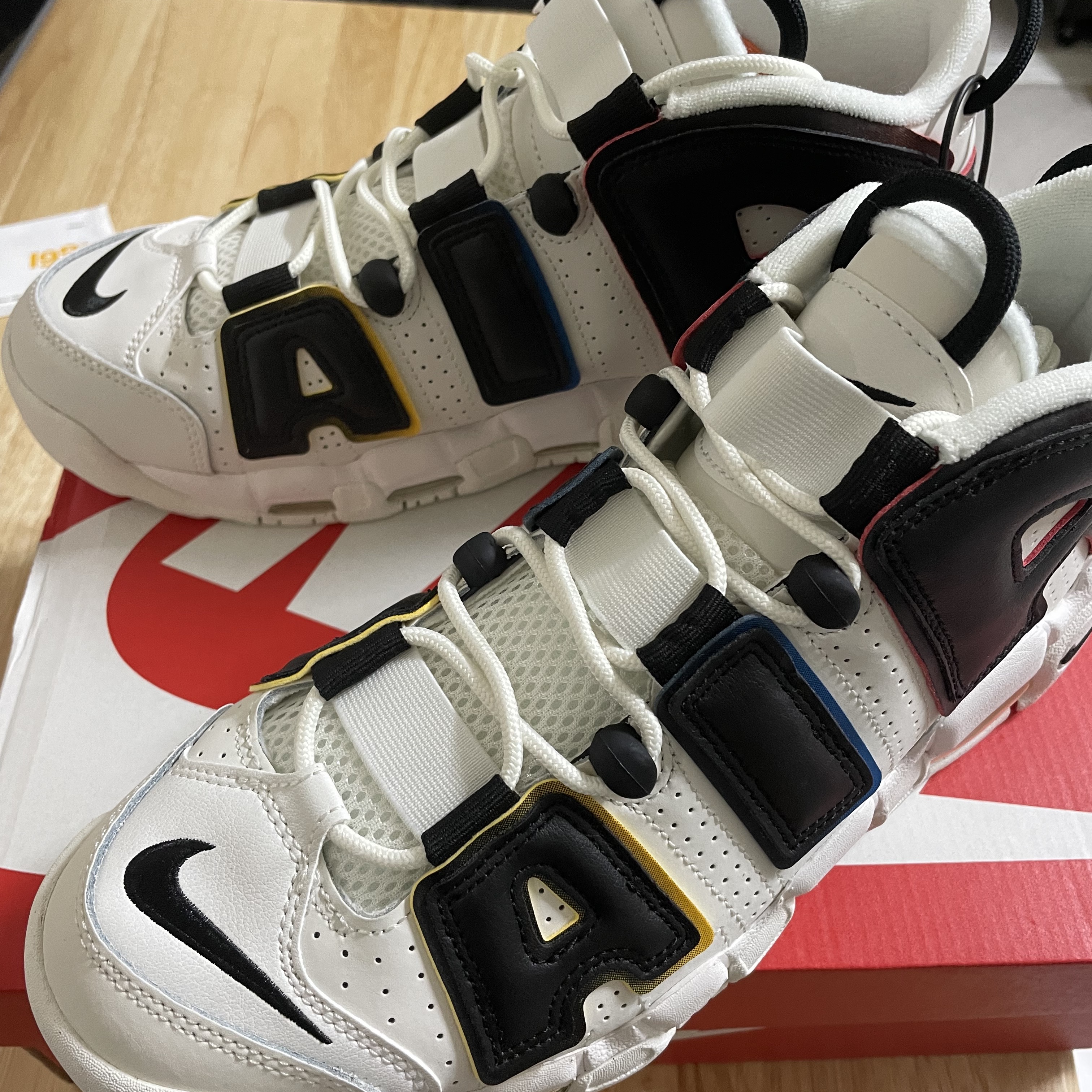 Nike Air More Uptempo 96 Trading Cards 착용 스타일