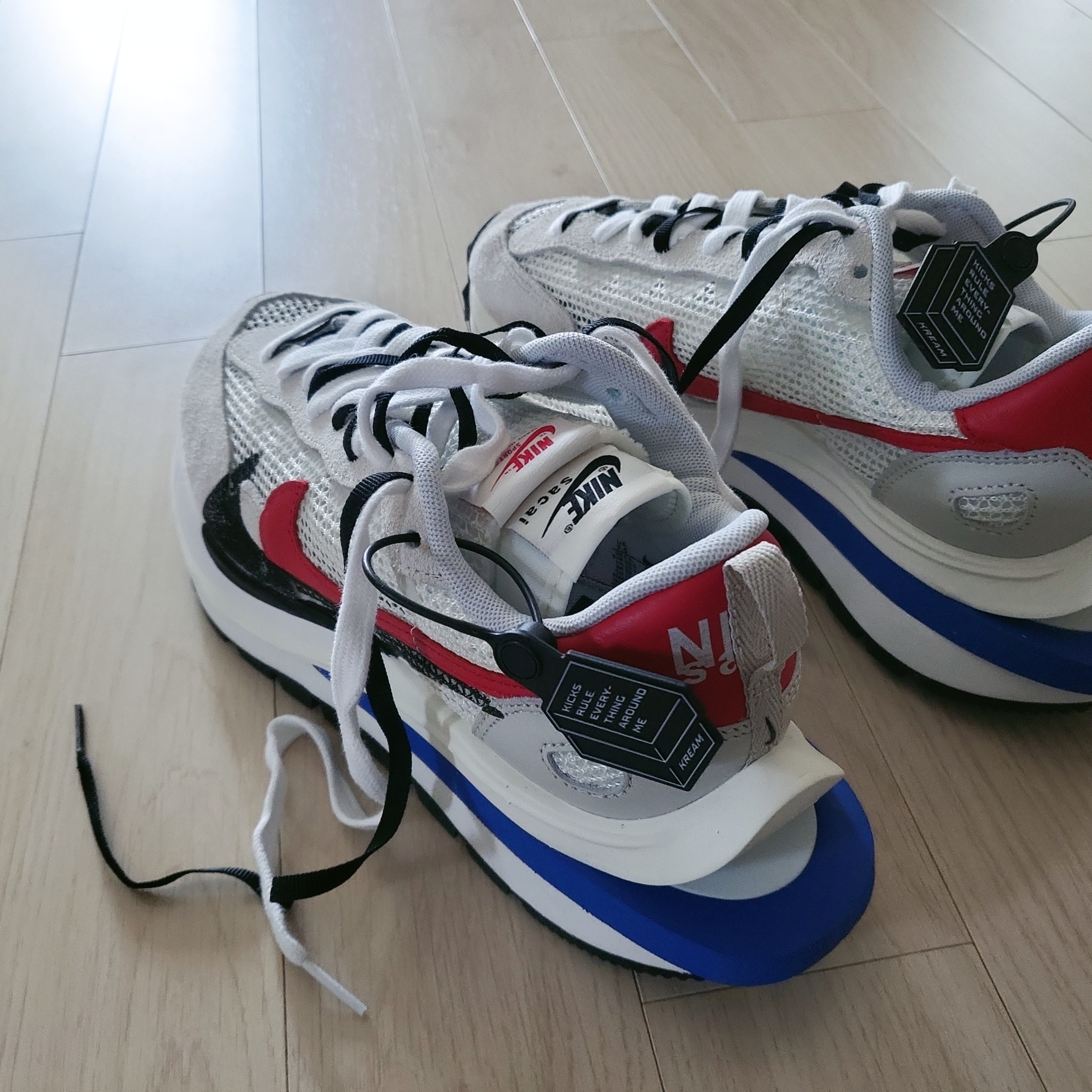 Nike x Sacai VaporWaffle Royal Fuchsia 착용 스타일