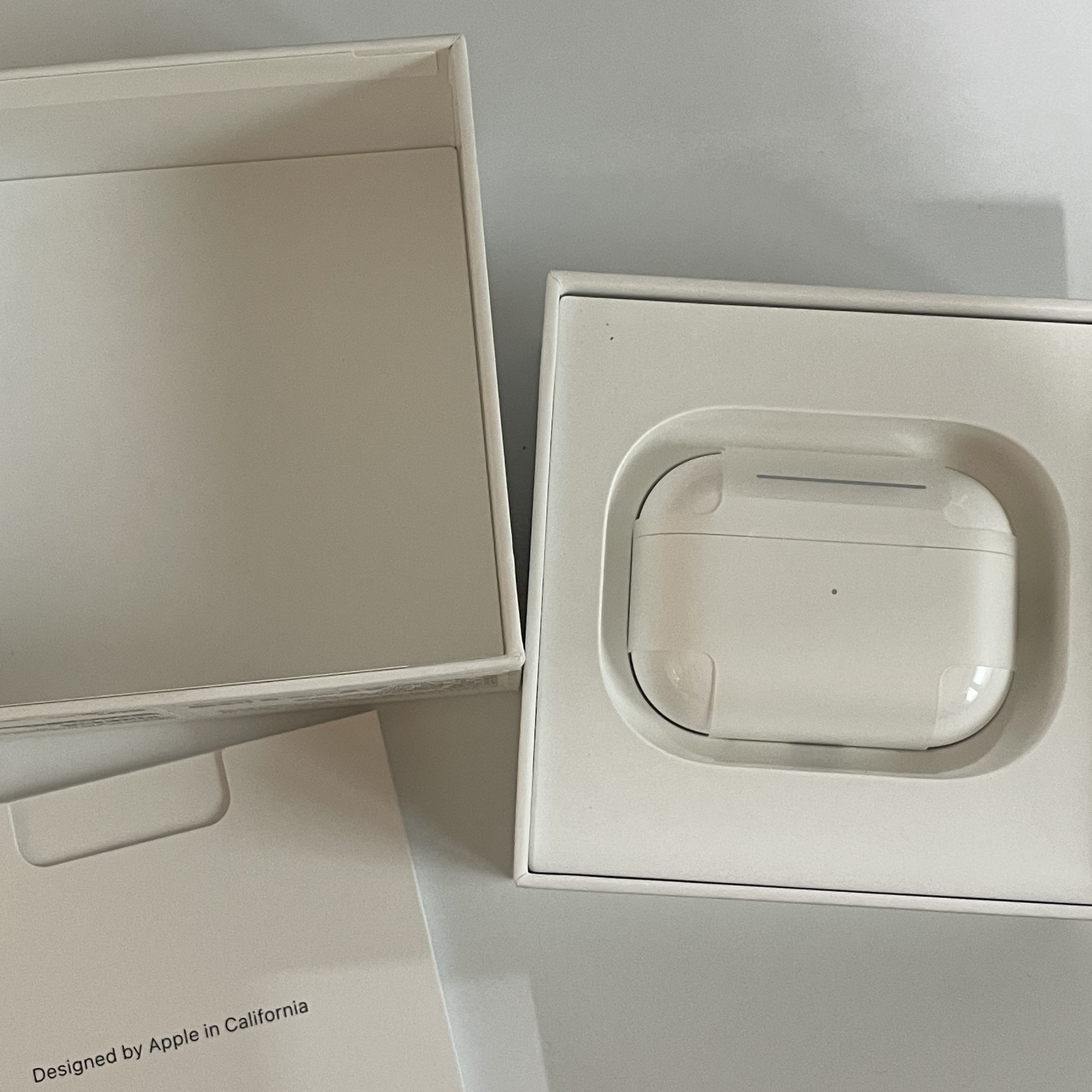 Apple AirPods Pro 2nd Gen (Korean Ver.) 착용 스타일 - 2