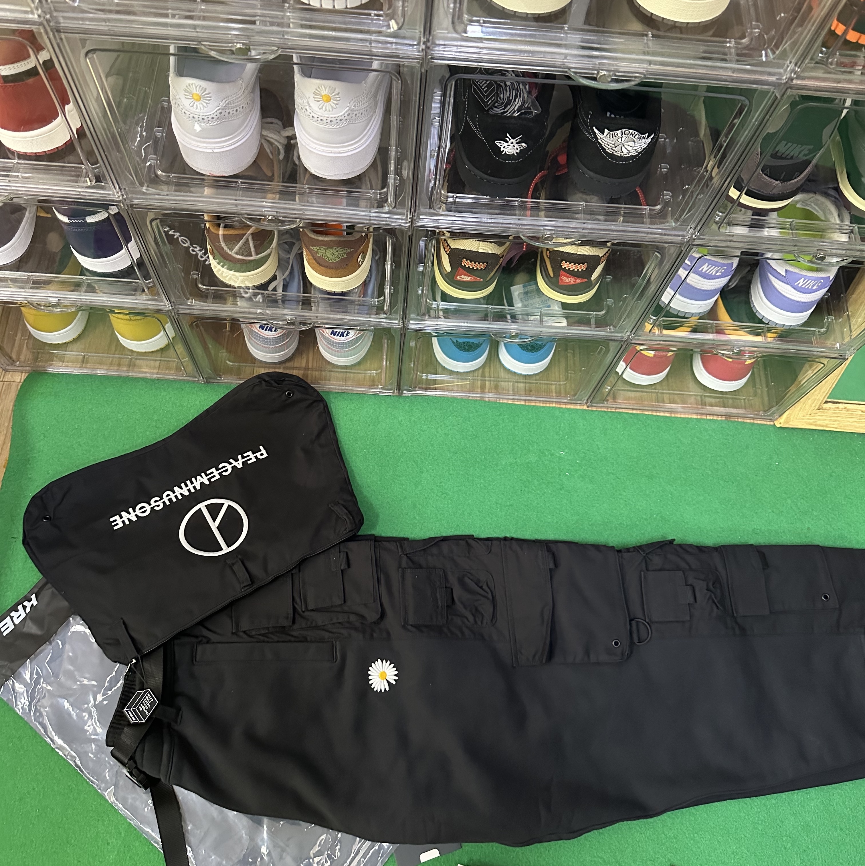 Nike x Peaceminusone Wide Pants Black (DR0096-010) 착용 스타일