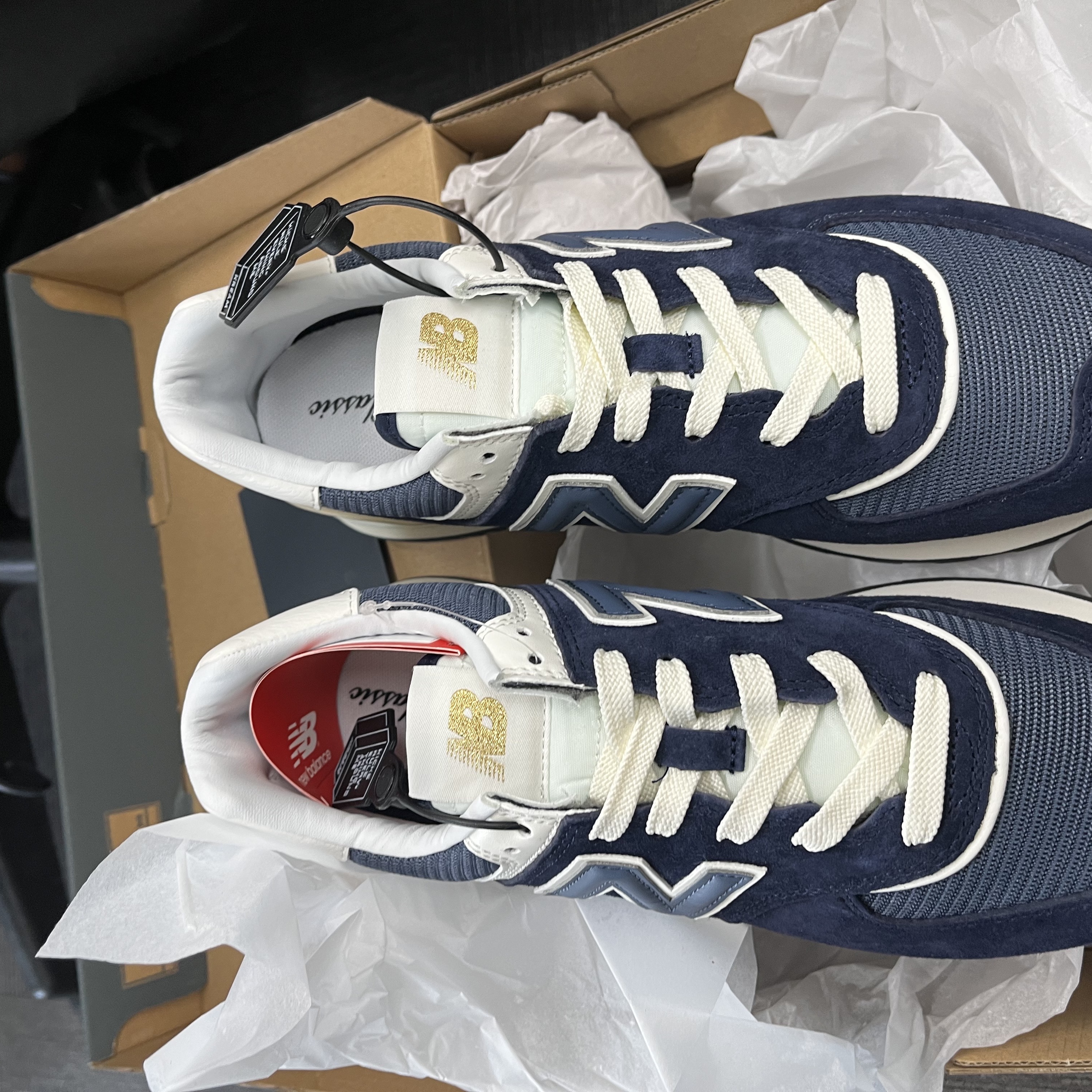 New Balance 574 Legacy Navy 착용 스타일