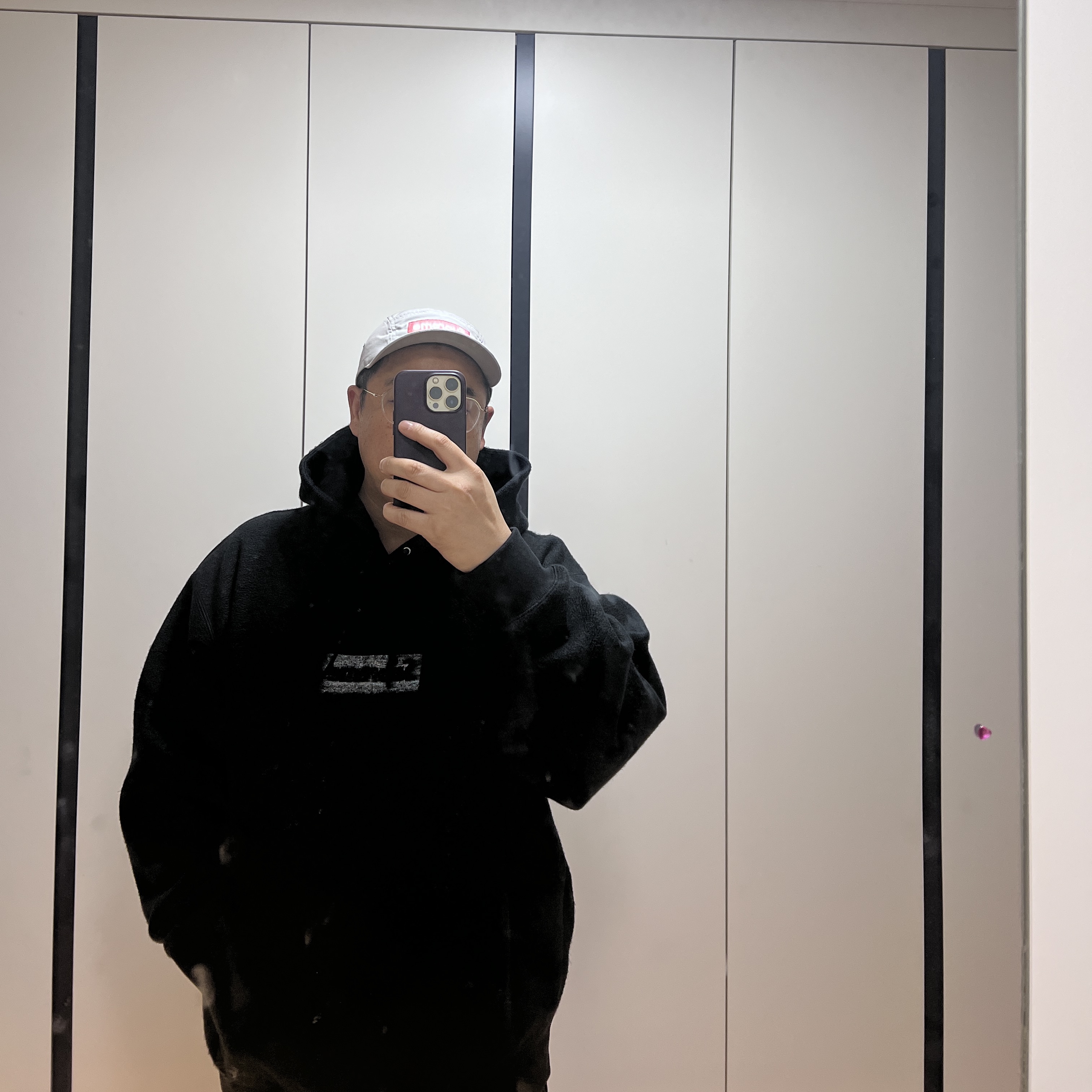 Supreme Inside Out Box Logo Hooded Sweatshirt Black - 23SS 착용 스타일 - 2