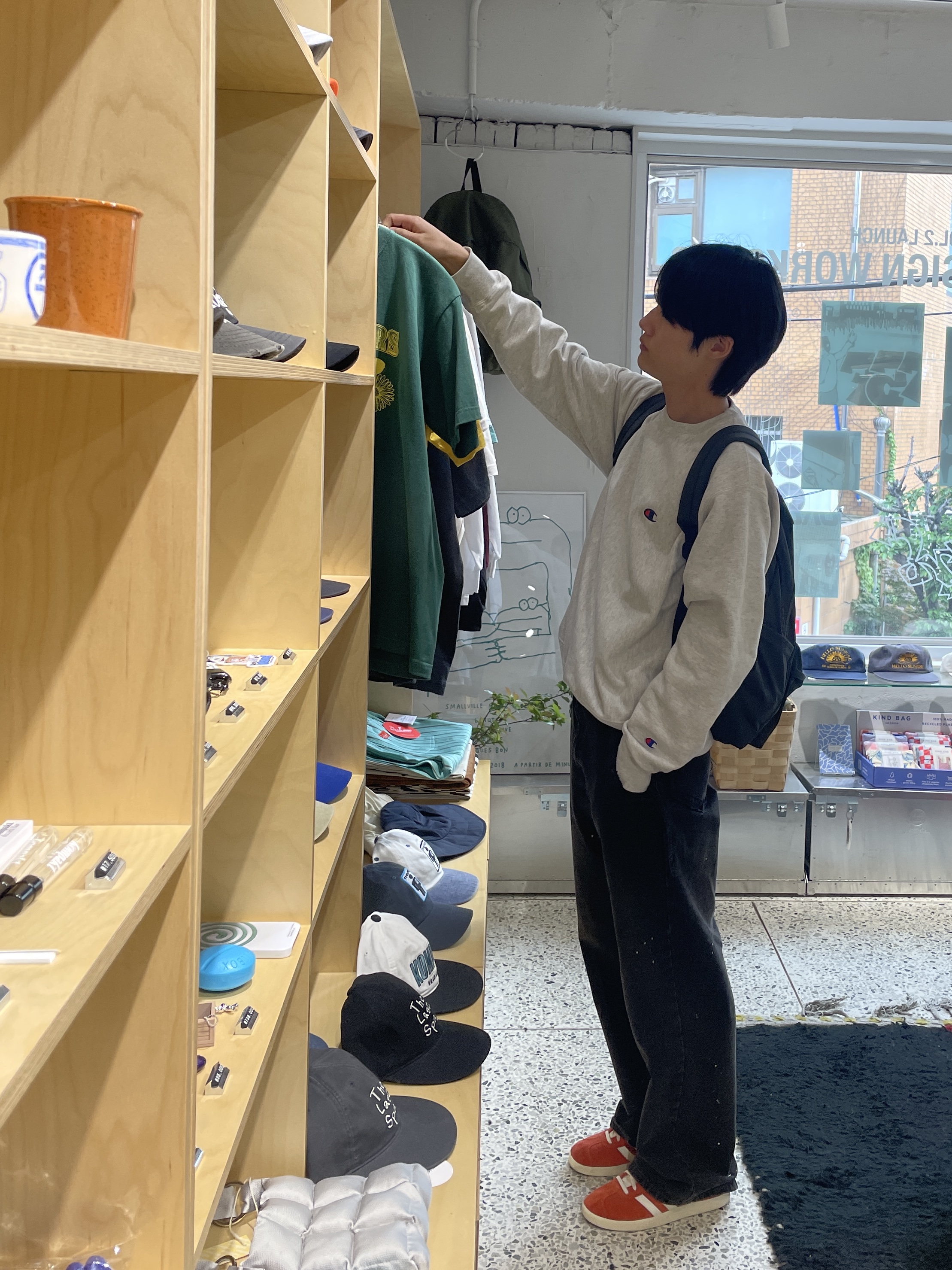 아디다스 가젤 프리러브 레드 오프 화이트, 자라 x 아더에러 슬릿 진 블랙 착용 스타일 - 1