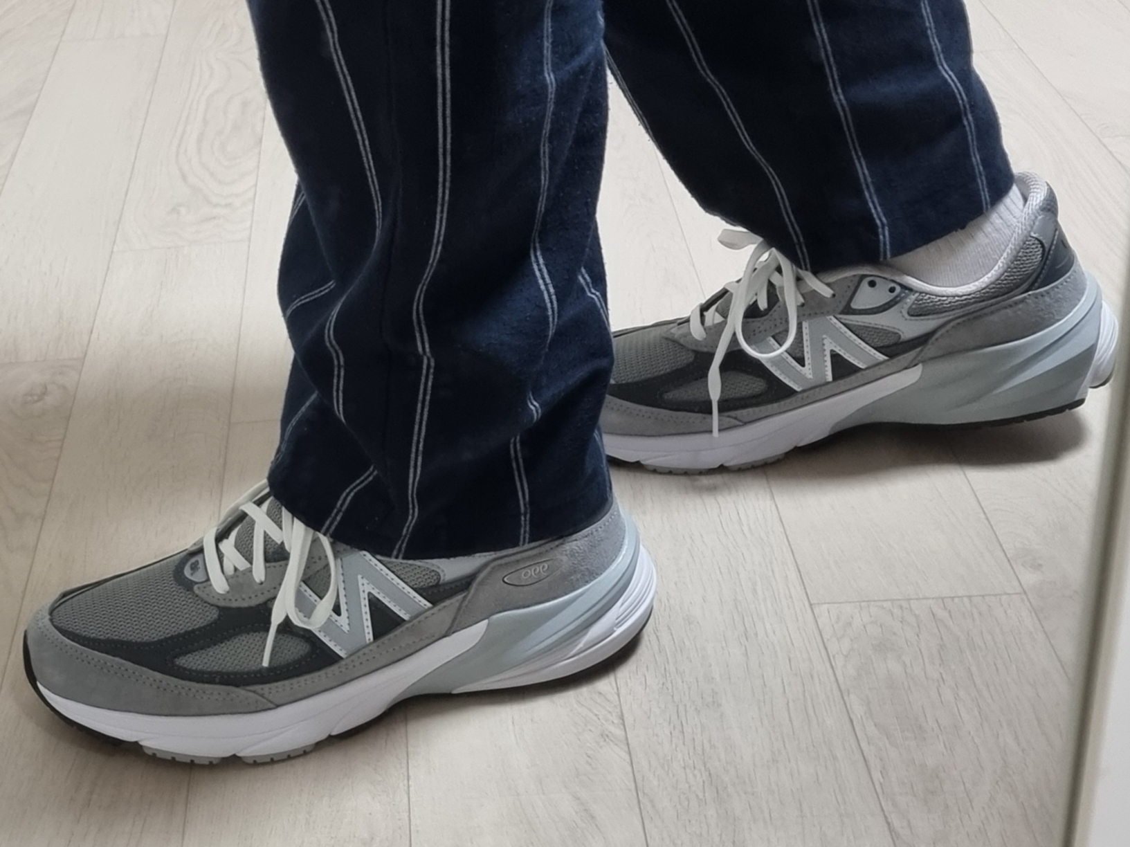 New Balance 990v6 Made in USA Grey - D Standard 착용 스타일 - 2