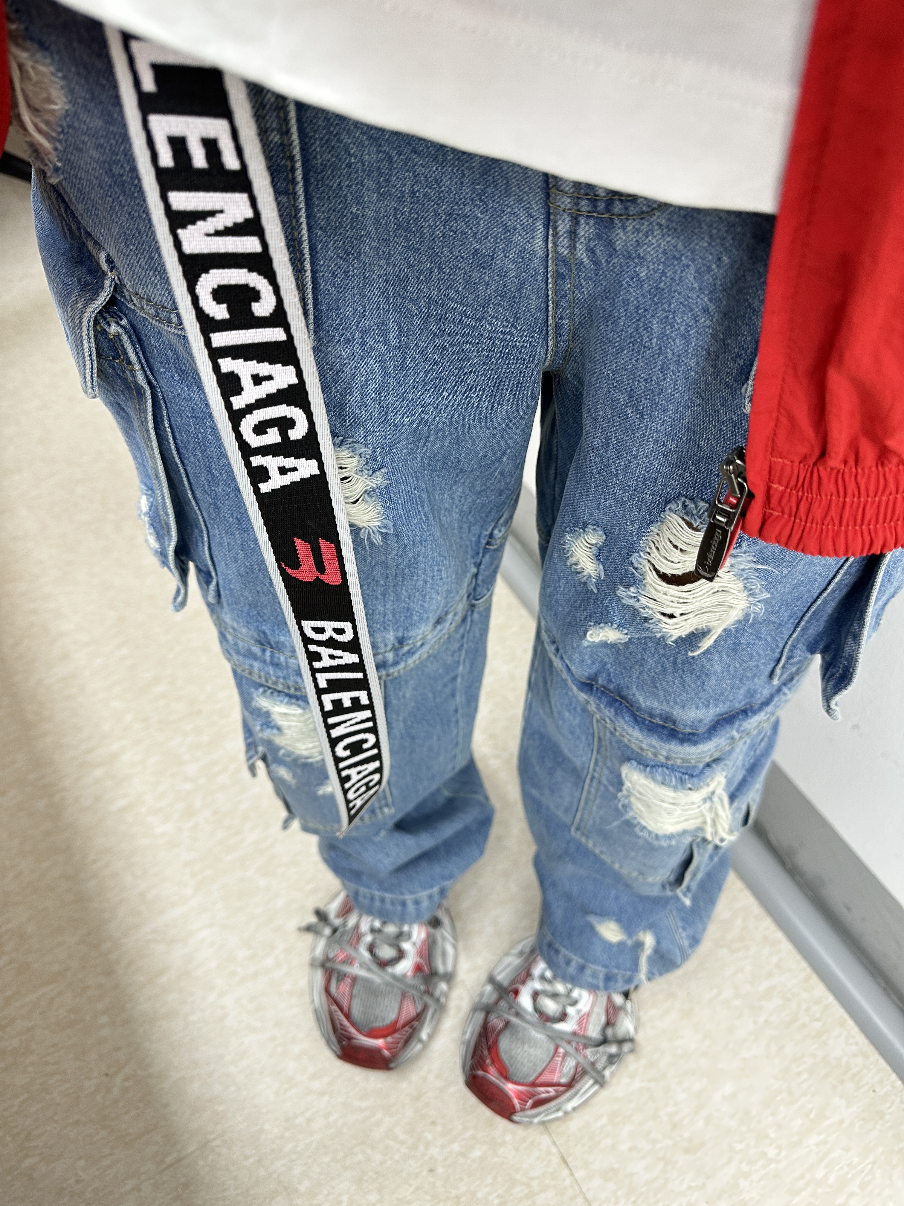 Balenciaga D Ring Belt Grey Red, Juun.J Damage Cargo Multi Jogger Wide Denim Blue - 23SS 착용 스타일