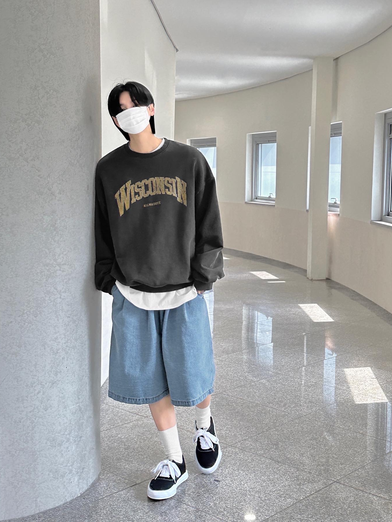 Maison Mihara Yasuhiro Baker OG Sole Canvas Low Cut Sneakers Black 착용 스타일 - 1