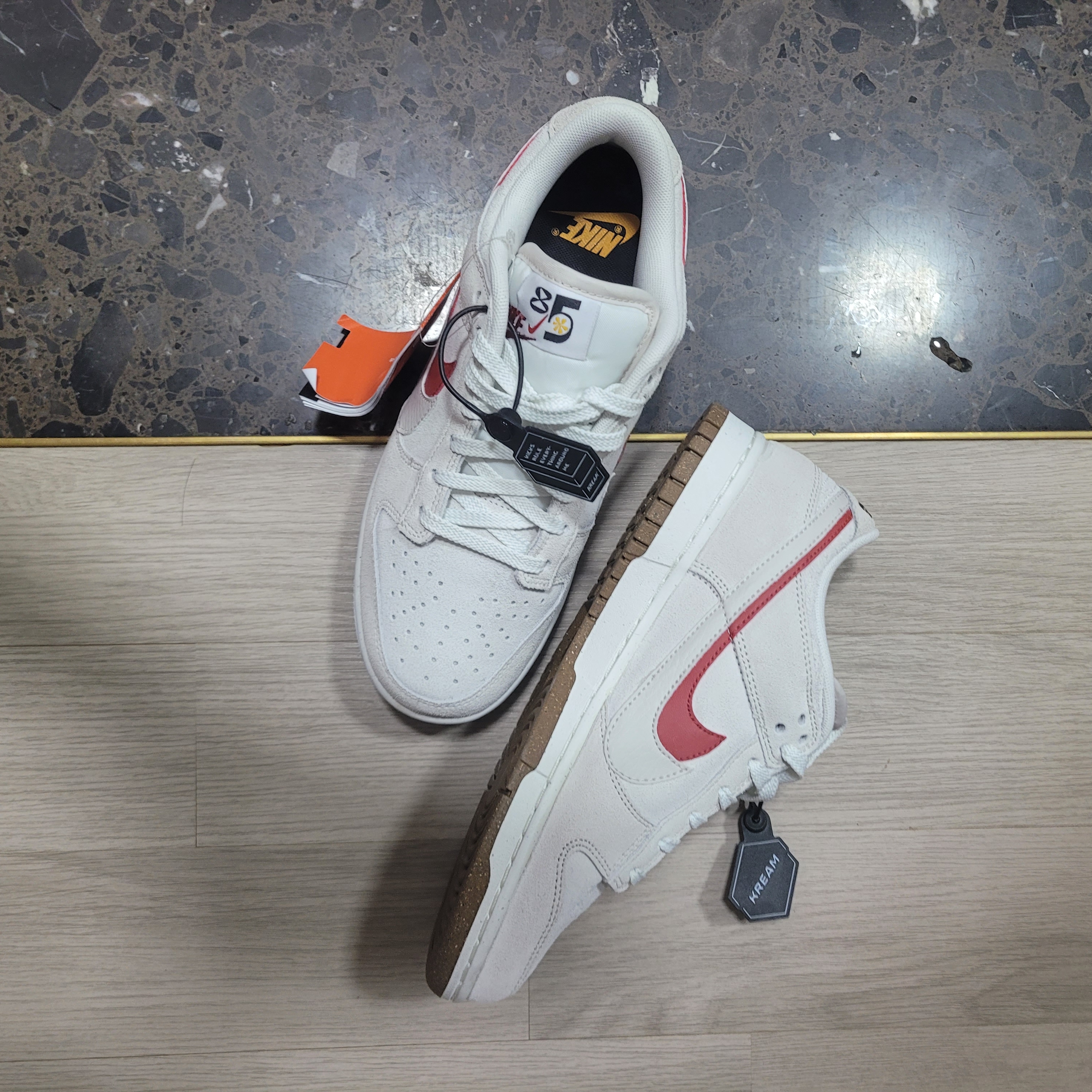 (W) Nike Dunk Low SE 85 Cinnabar 착용 스타일 - 2