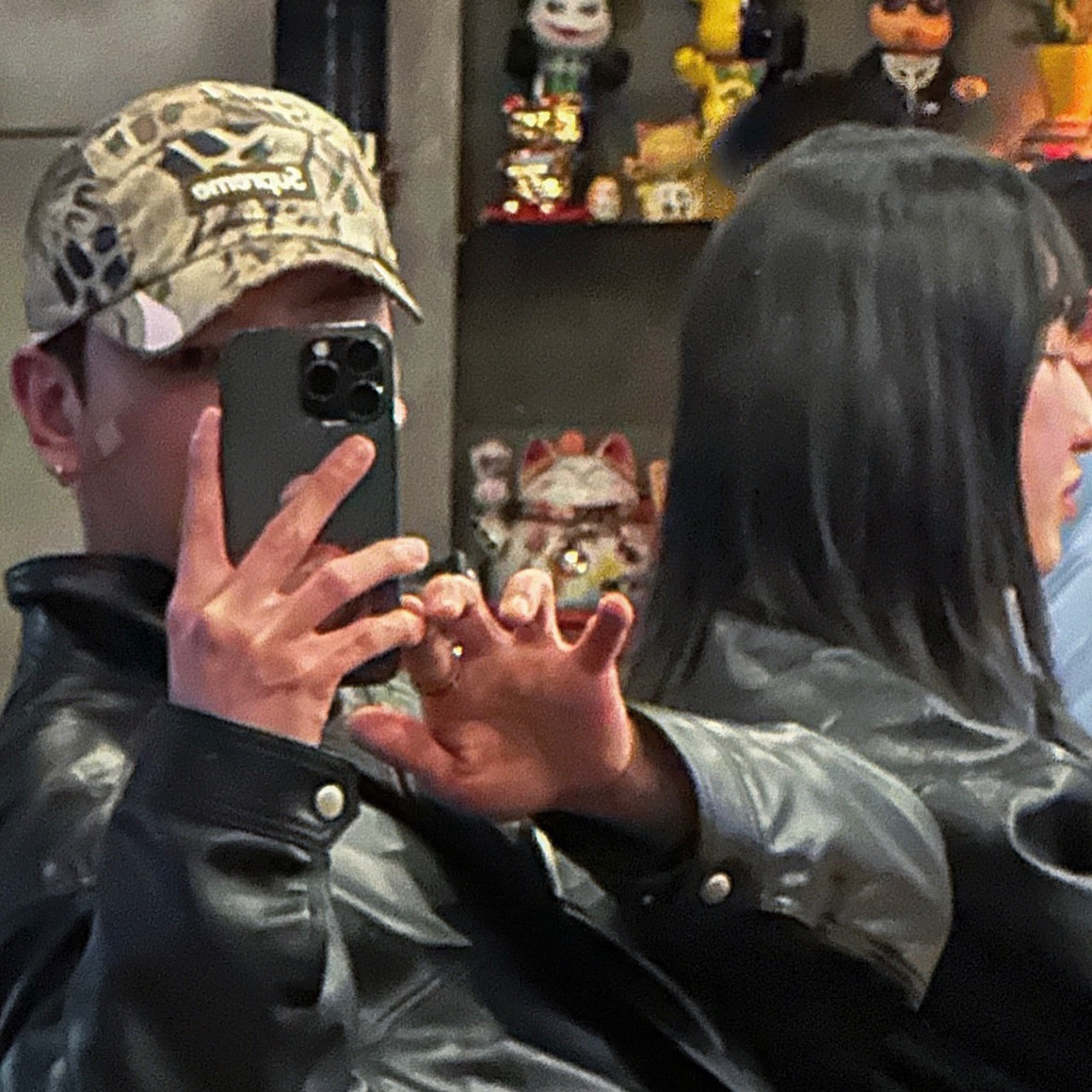Supreme Gore-Tex Paclite Camp Cap Brown Prym1 Camo - 22SS, Stone Island 63051 Crewneck Sweatshirt Black - 22SS 착용 스타일