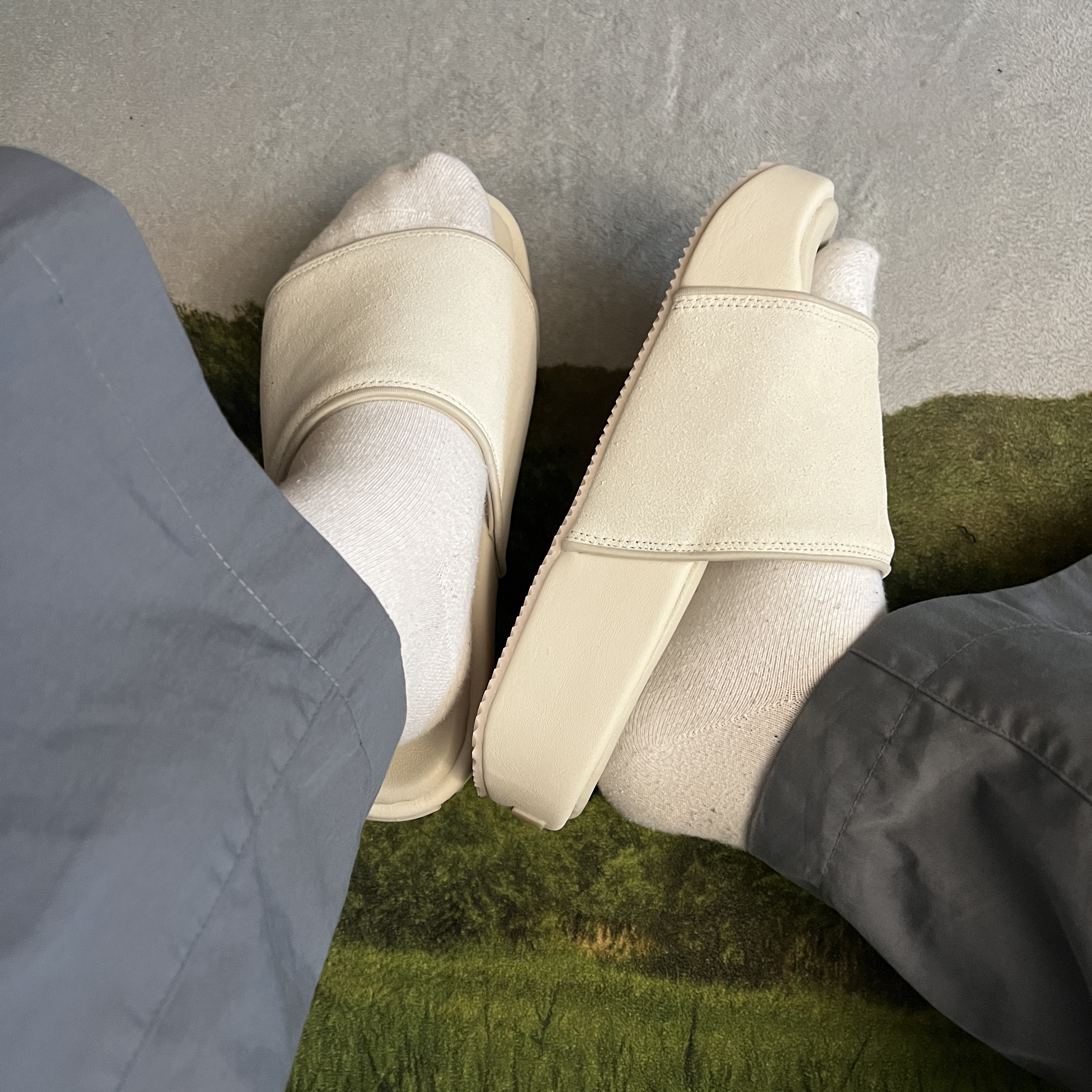 Y-3 Slide Orbit Grey 착용 스타일