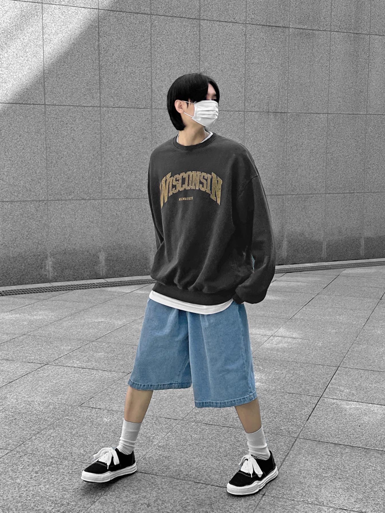 Maison Mihara Yasuhiro Baker OG Sole Canvas Low Cut Sneakers Black 착용 스타일 - 2