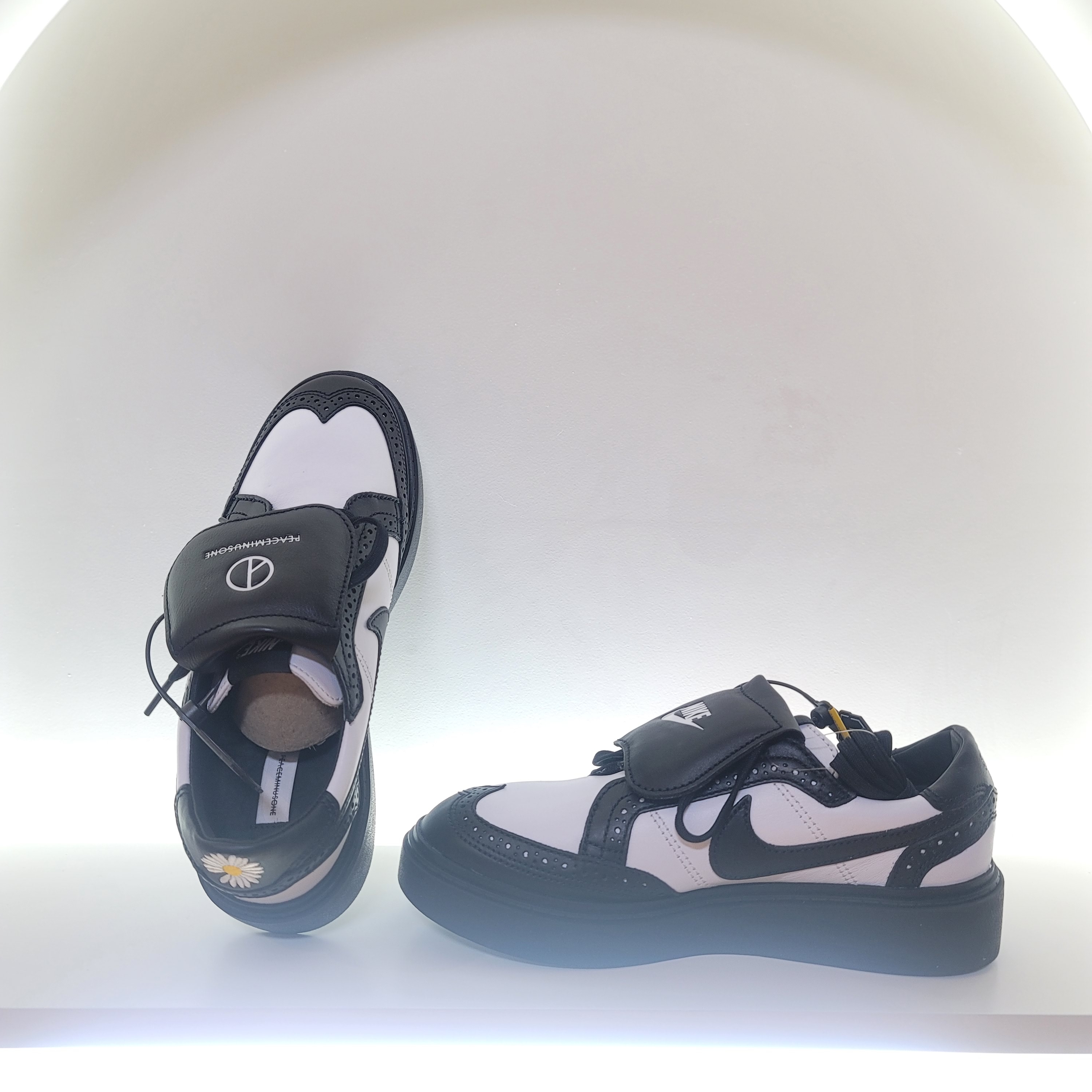 Nike x Peaceminusone Kwondo1 Black and White 착용 스타일 - 3