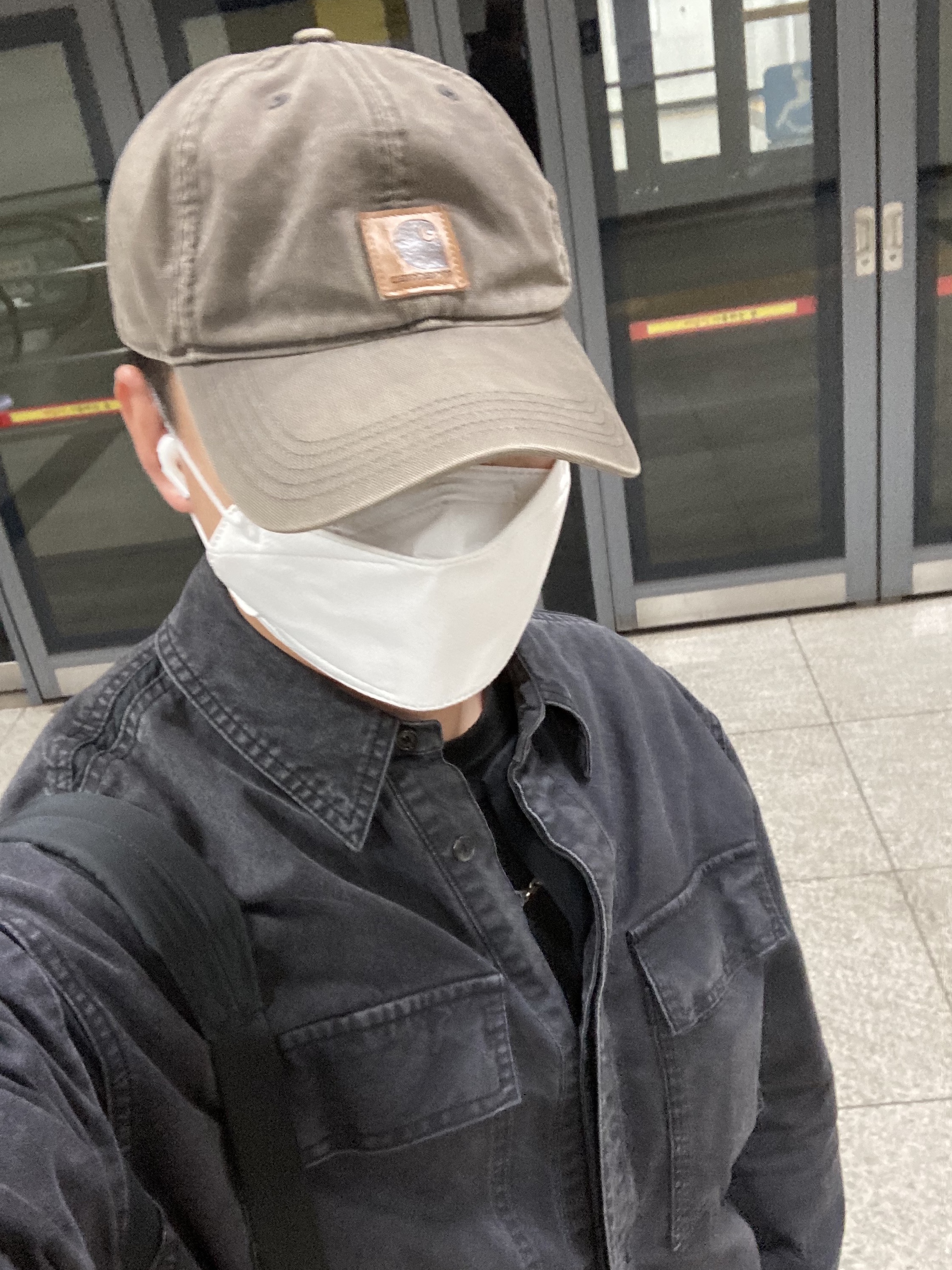 Undermycar Legion.03 Slim Fit Blue Stitch Washed Jeans Washed Gray 착용 스타일 - 1