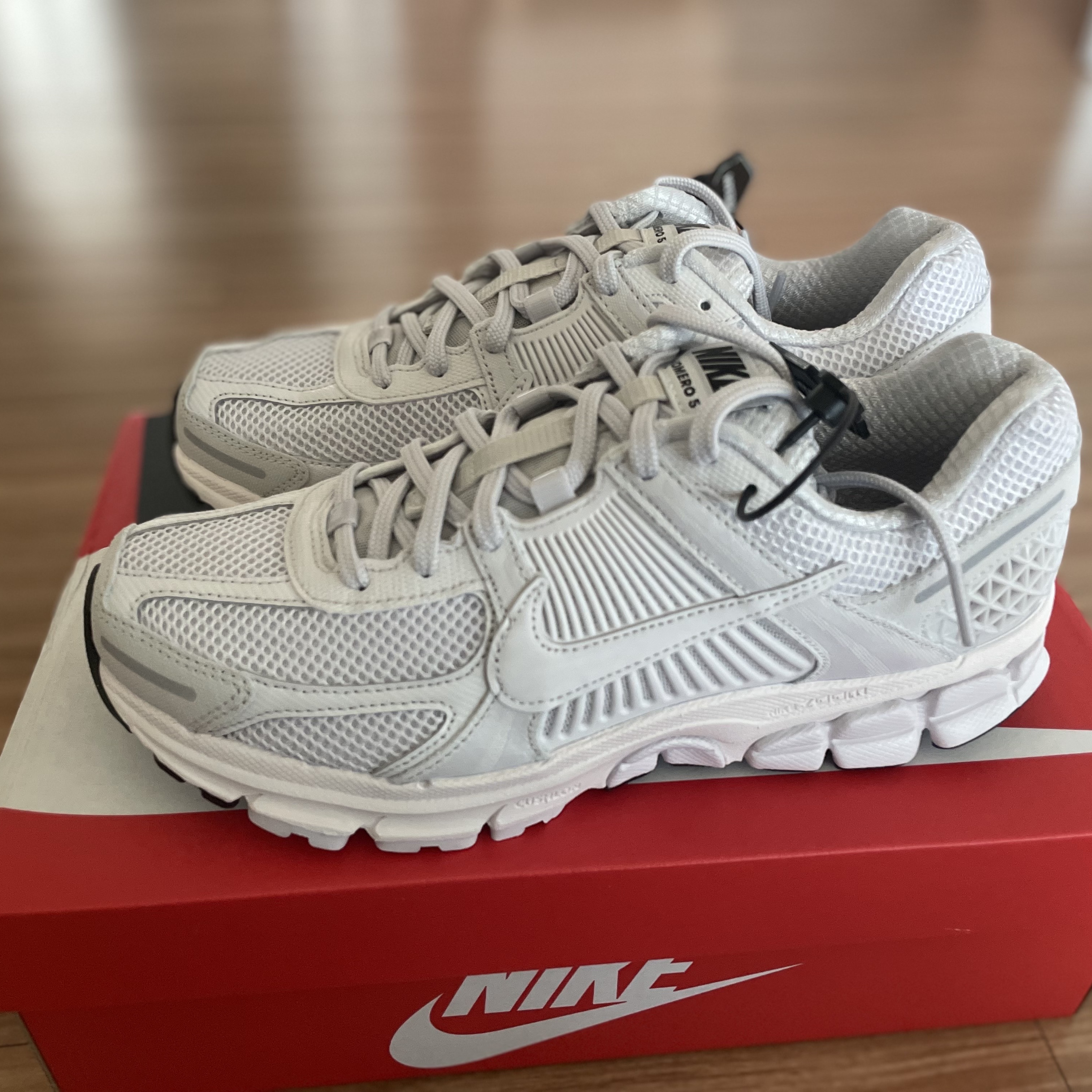 Nike Zoom Vomero 5 SP Vast Grey 2023 착용 스타일 - 2
