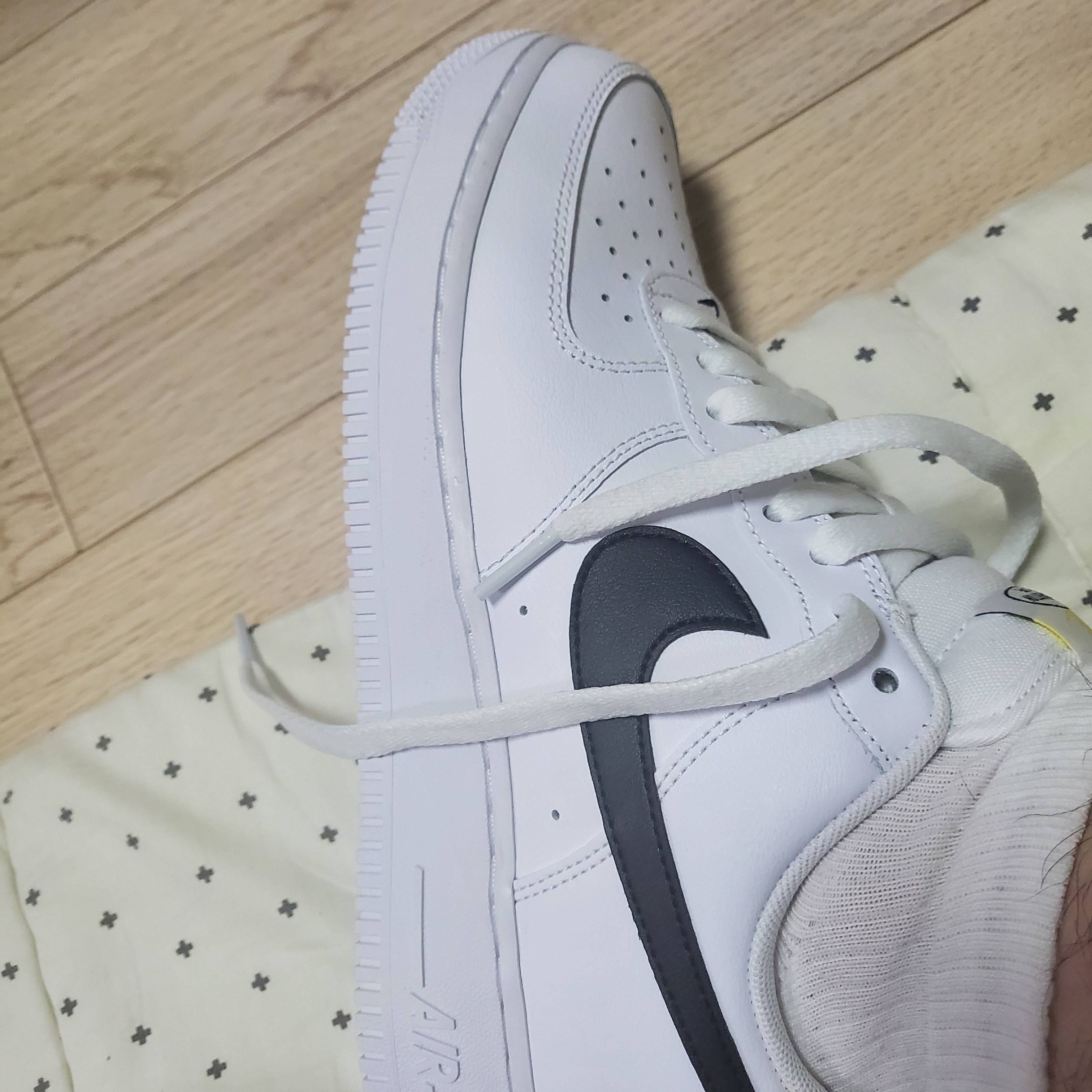 Nike Air Force 1 '07 LV8 2 Have a Nike Day 착용 스타일 - 2