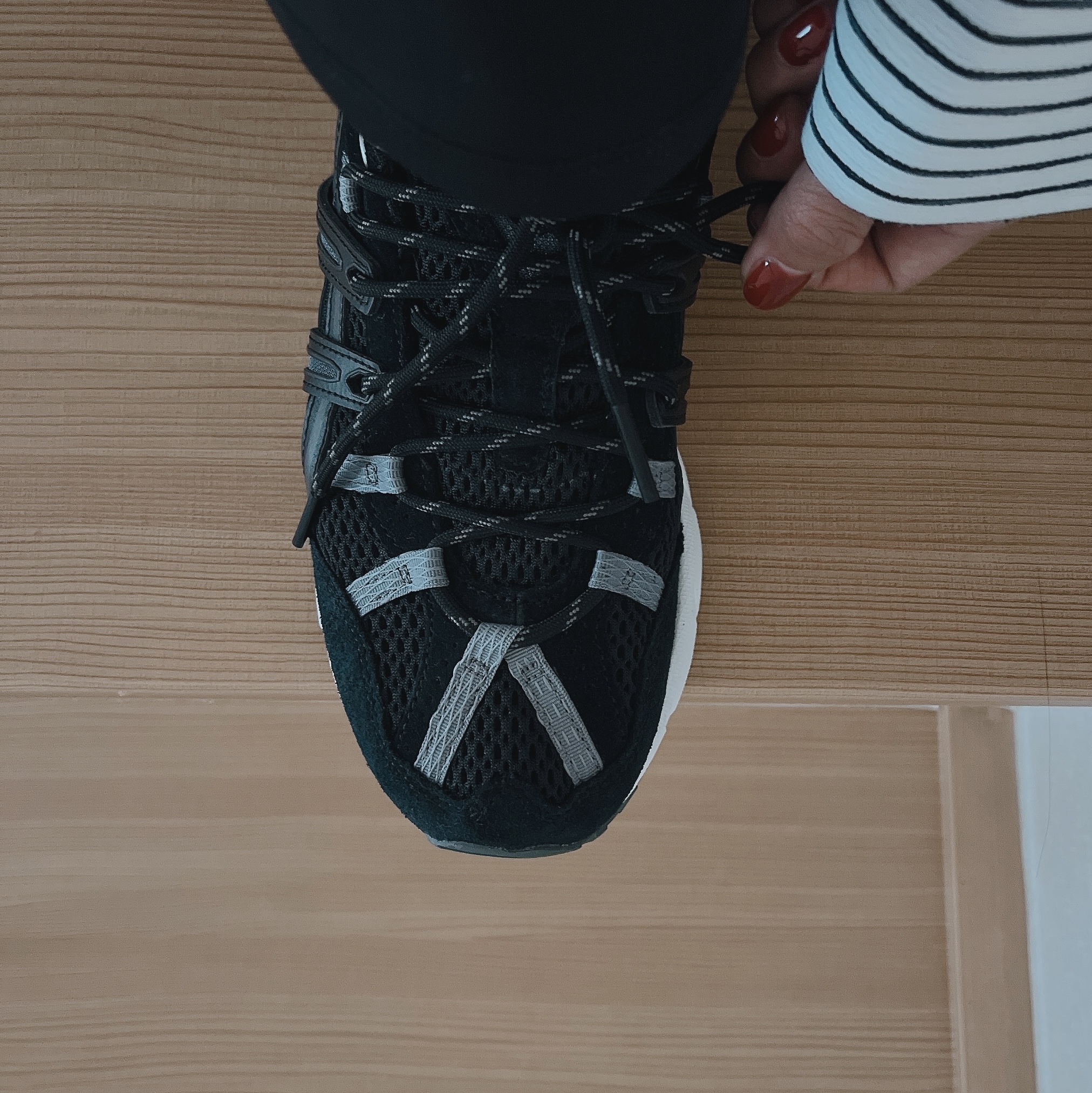 Asics Gel-Sonoma 15-50 Black Clay Grey 착용 스타일 - 2